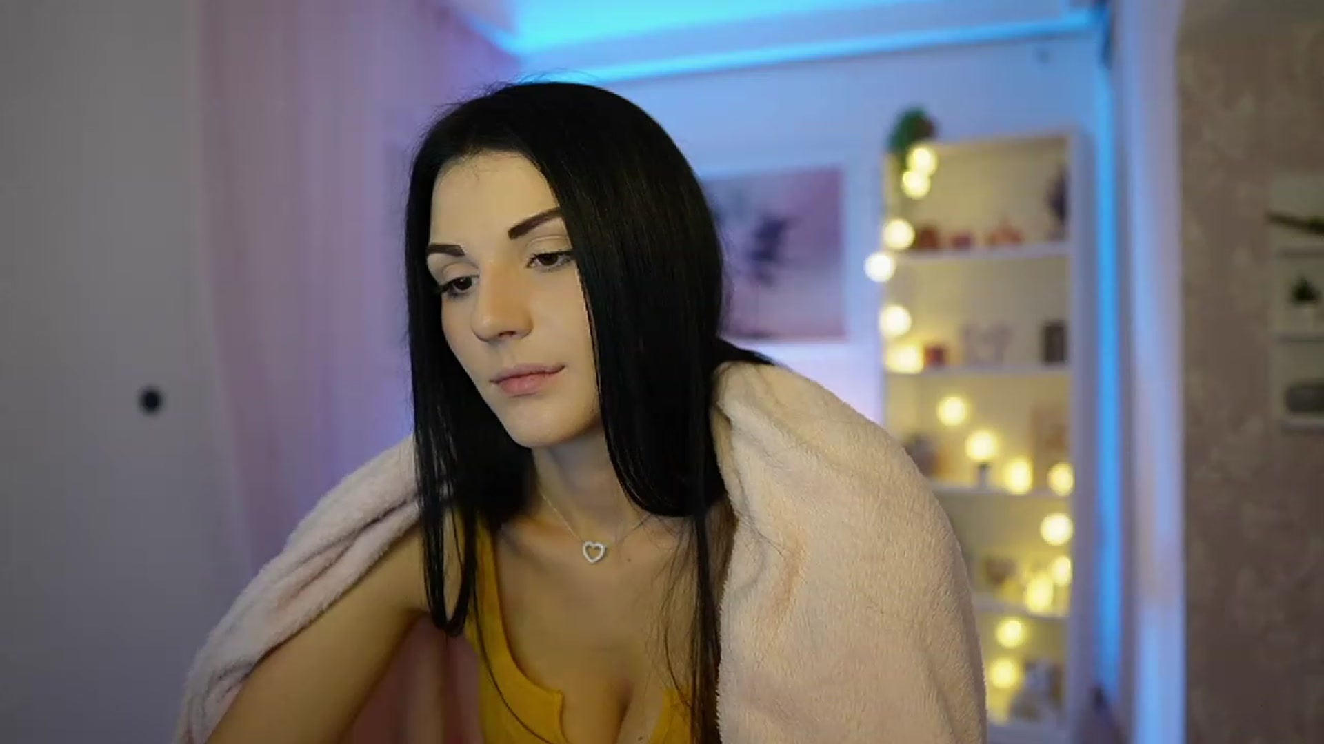 Gallery image thumbnail from Karlee_Grey__'s myfreecams stream on, 10/02/2023, 09:49 image 16 of 20