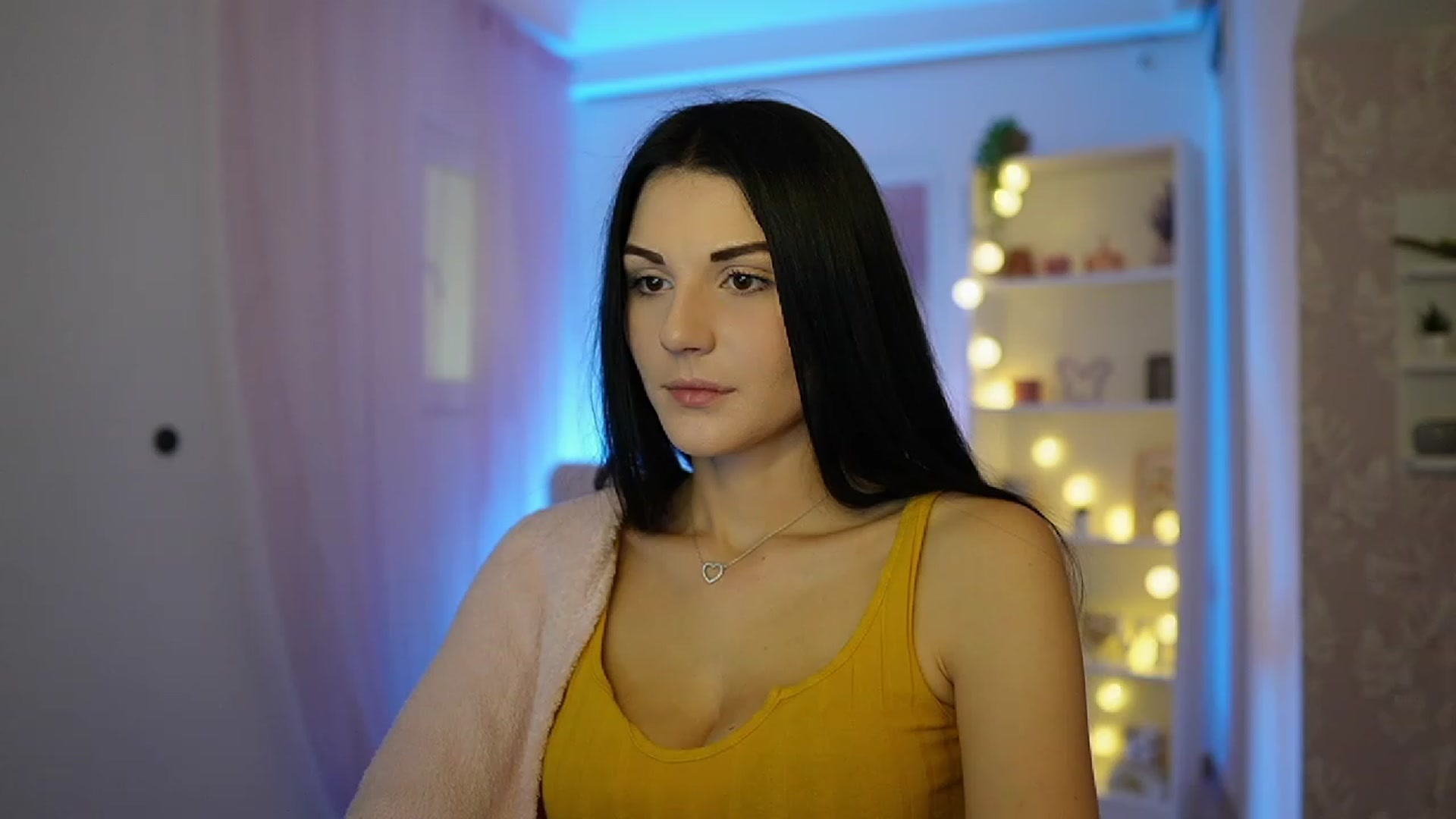 Gallery image thumbnail from Karlee_Grey__'s myfreecams stream on, 10/02/2023, 09:49 image 4 of 20