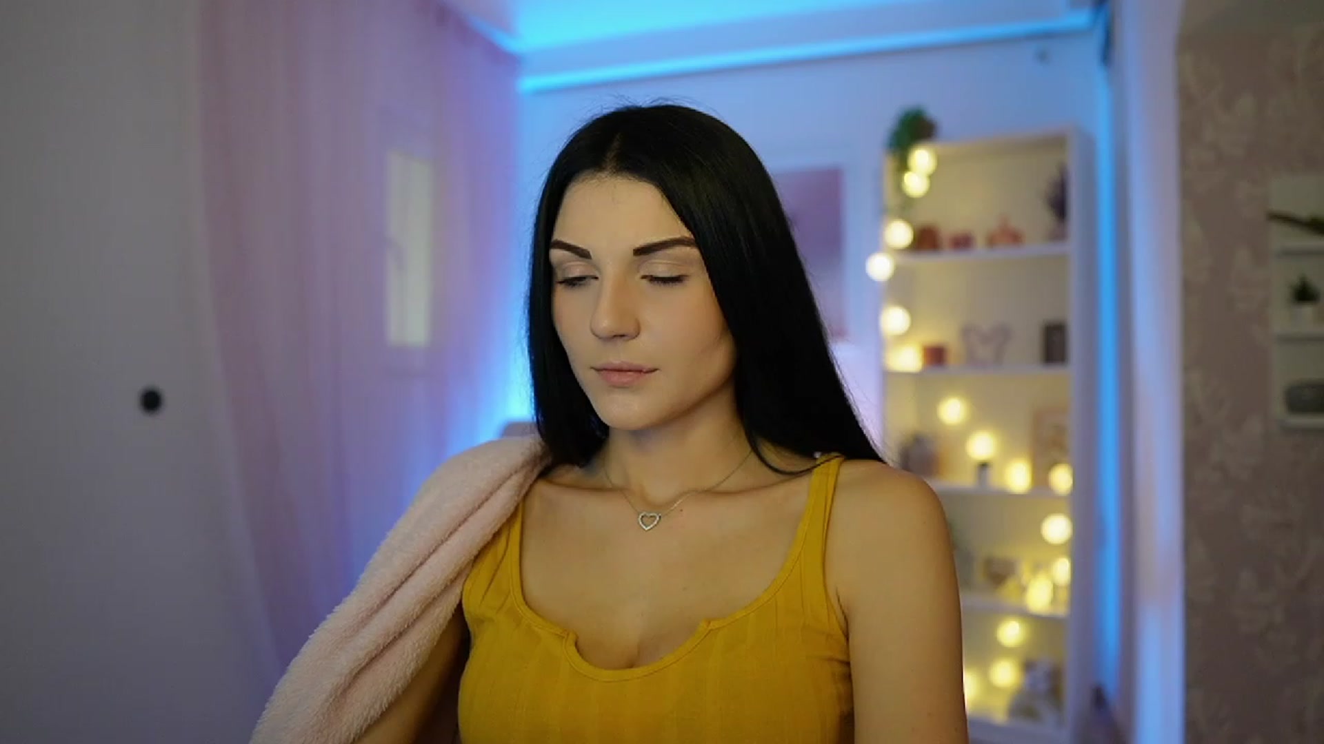 Gallery image thumbnail from Karlee_Grey__'s myfreecams stream on, 10/02/2023, 09:49 image 9 of 20