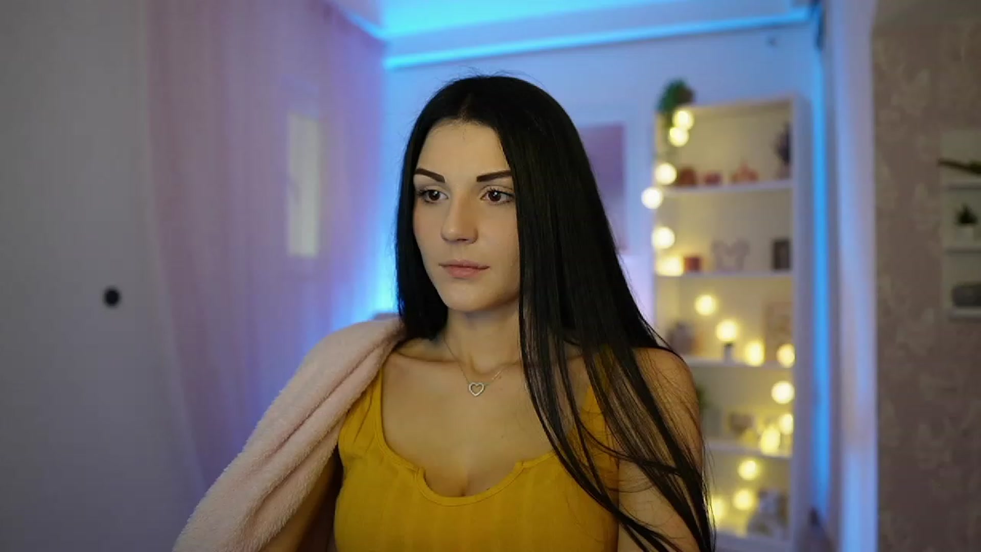 Gallery image thumbnail from Karlee_Grey__'s myfreecams stream on, 10/02/2023, 09:49 image 8 of 20