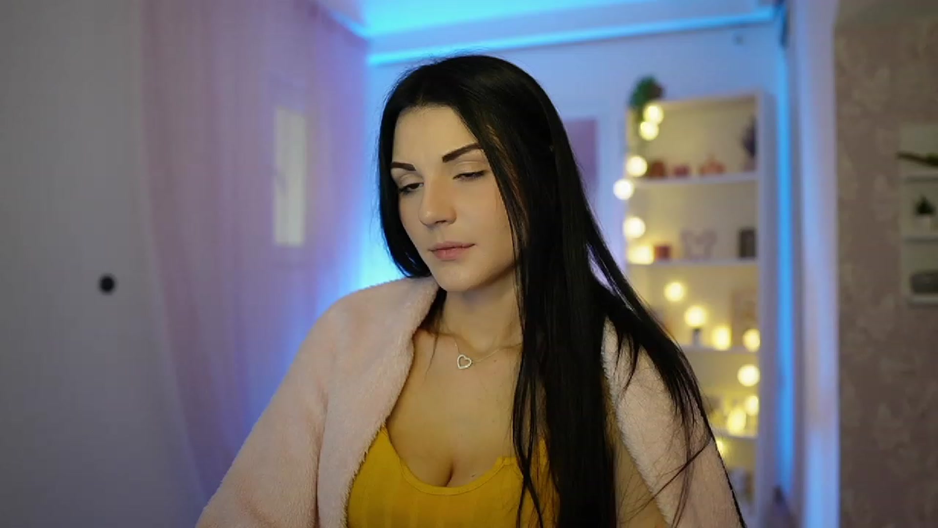 Gallery image thumbnail from Karlee_Grey__'s myfreecams stream on, 10/02/2023, 09:49 image 3 of 20
