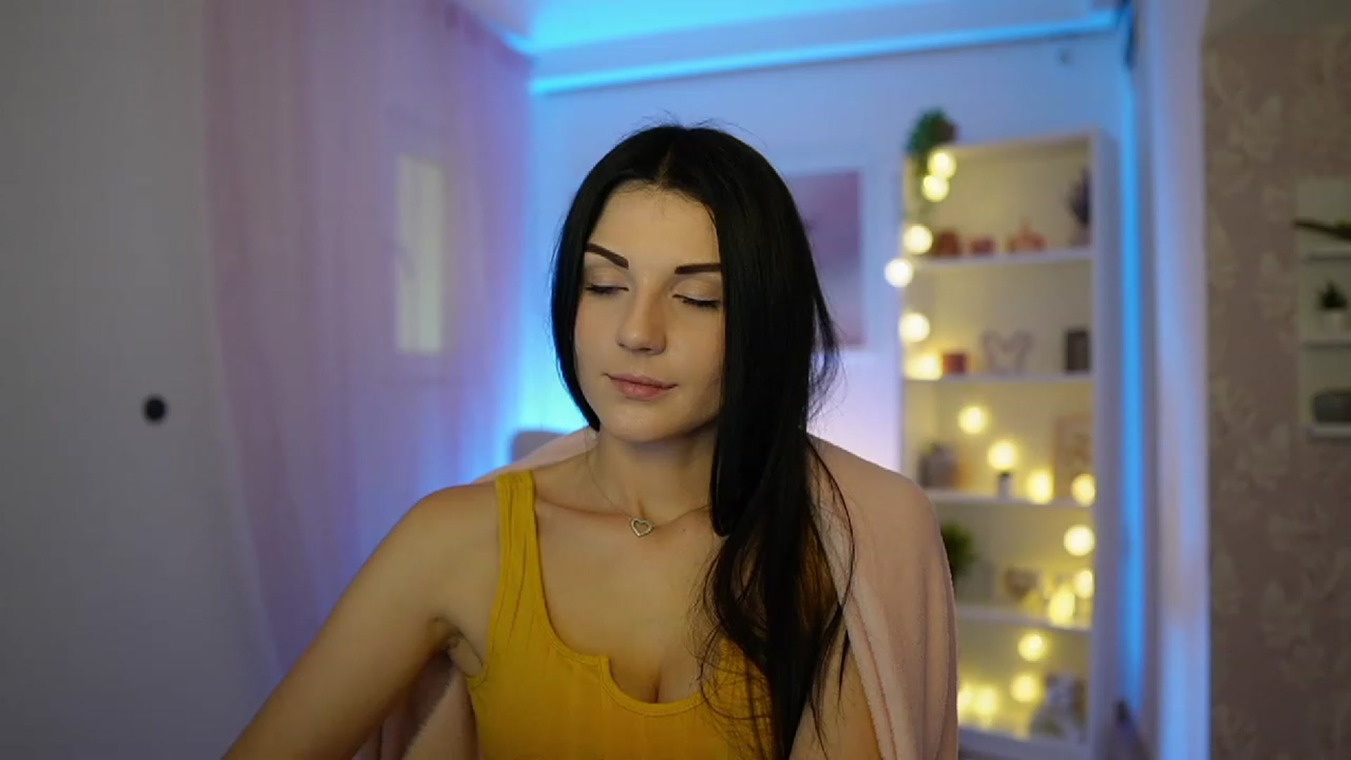 Gallery image thumbnail from Karlee_Grey__'s myfreecams stream on, 10/02/2023, 12:00 image 5 of 20