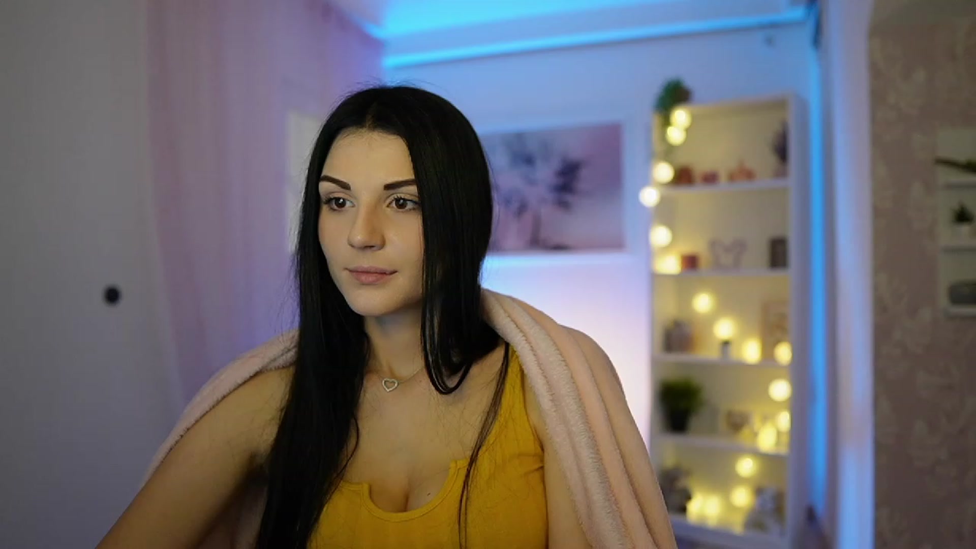 Gallery image thumbnail from Karlee_Grey__'s myfreecams stream on, 10/02/2023, 12:00 image 9 of 20