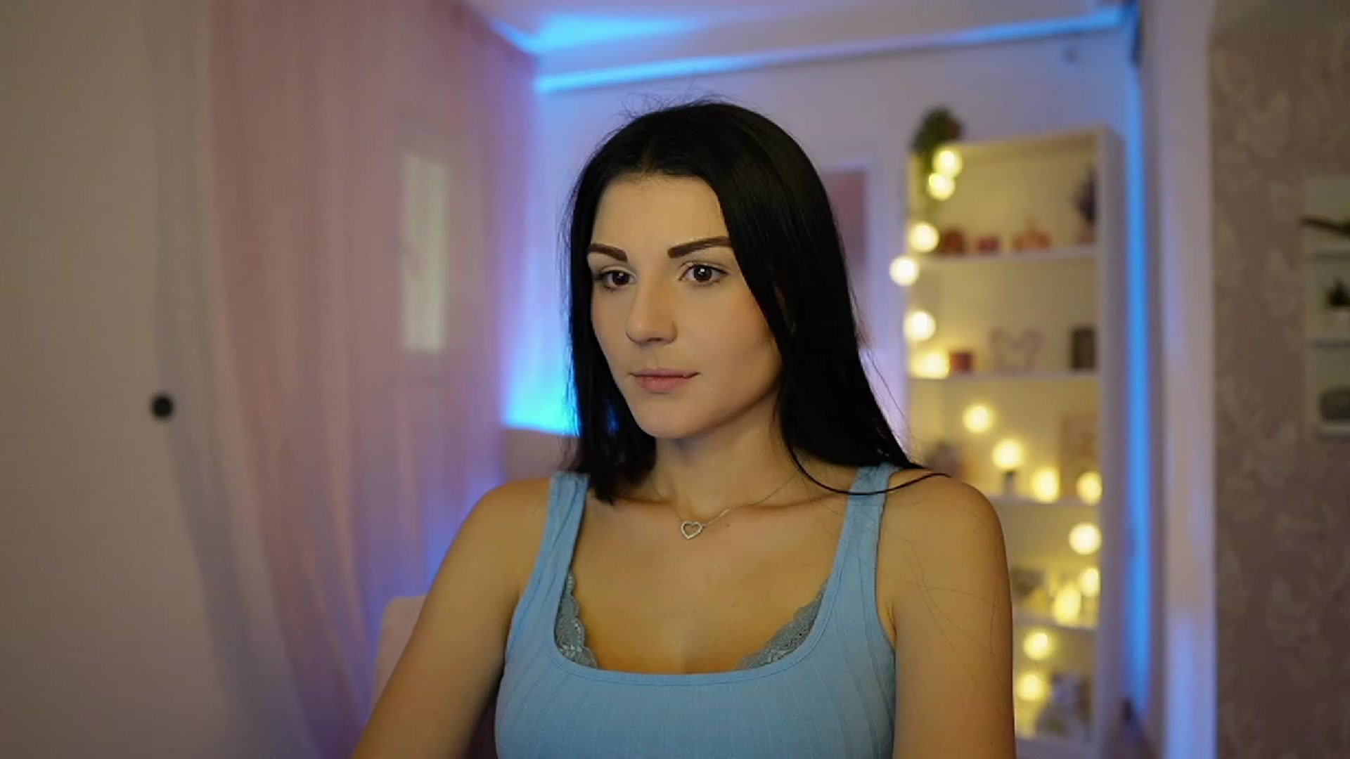 Gallery image thumbnail from Karlee_Grey__'s myfreecams stream on, 10/03/2023, 09:00 image 15 of 20