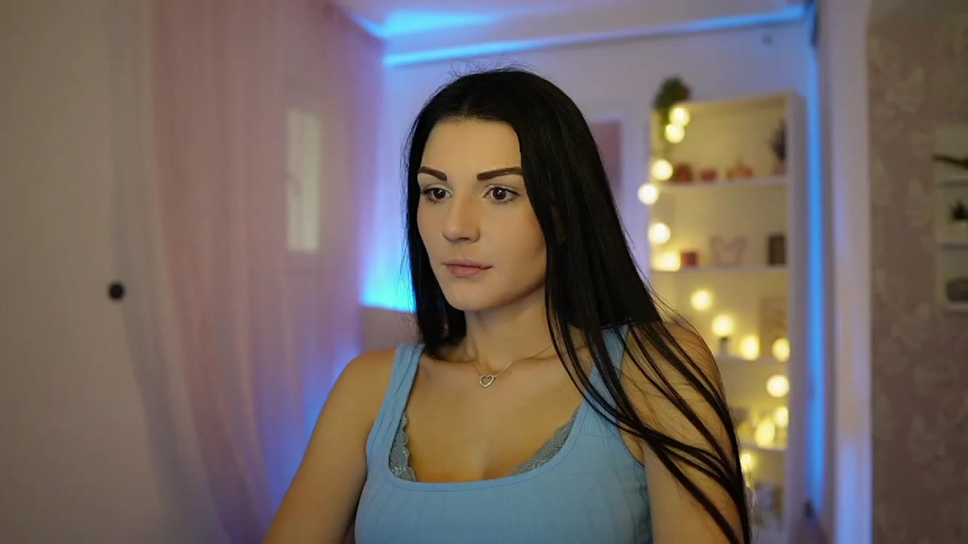 Gallery image thumbnail from Karlee_Grey__'s myfreecams stream on, 10/03/2023, 09:00 image 12 of 20