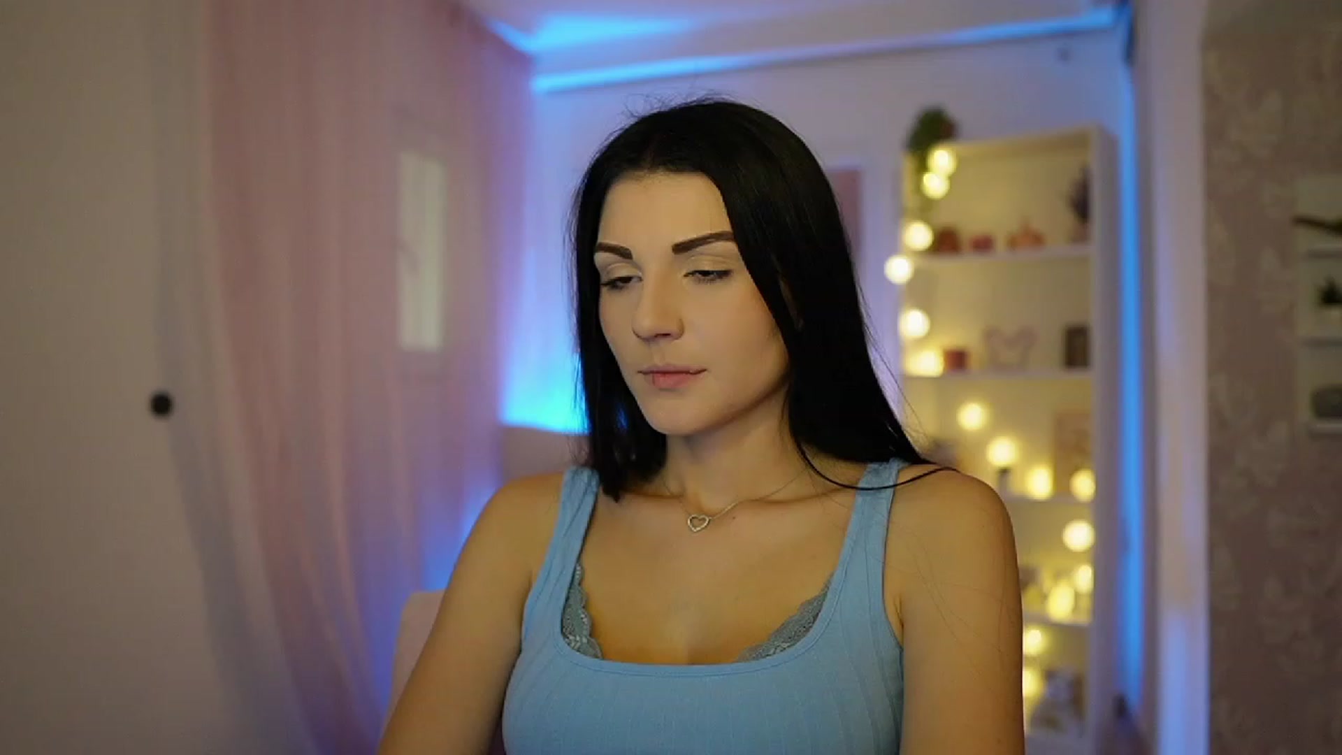 Gallery image thumbnail from Karlee_Grey__'s myfreecams stream on, 10/03/2023, 09:00 image 16 of 20