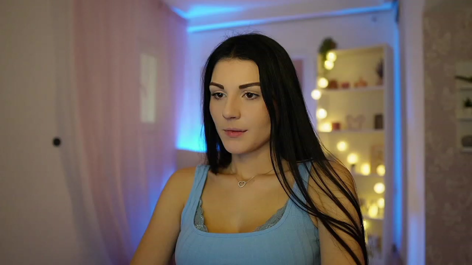Gallery image thumbnail from Karlee_Grey__'s myfreecams stream on, 10/03/2023, 09:00 image 13 of 20