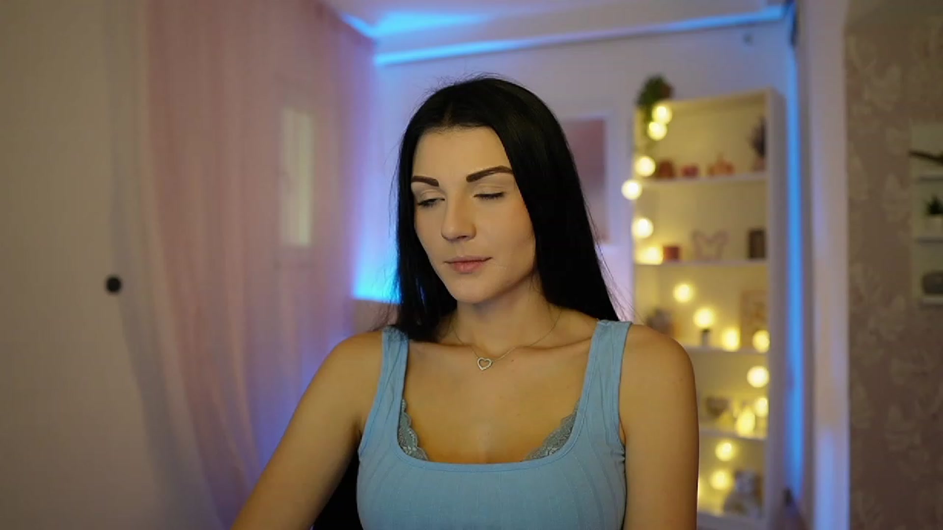 Gallery image thumbnail from Karlee_Grey__'s myfreecams stream on, 10/03/2023, 10:09 image 9 of 20