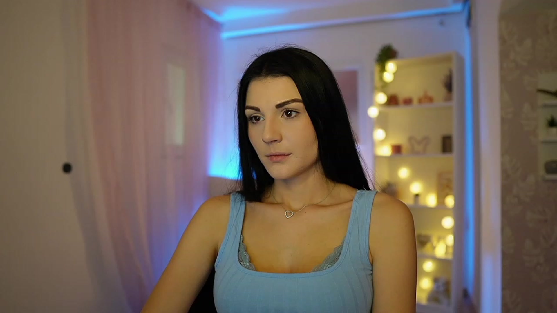 Gallery image thumbnail from Karlee_Grey__'s myfreecams stream on, 10/03/2023, 10:09 image 10 of 20