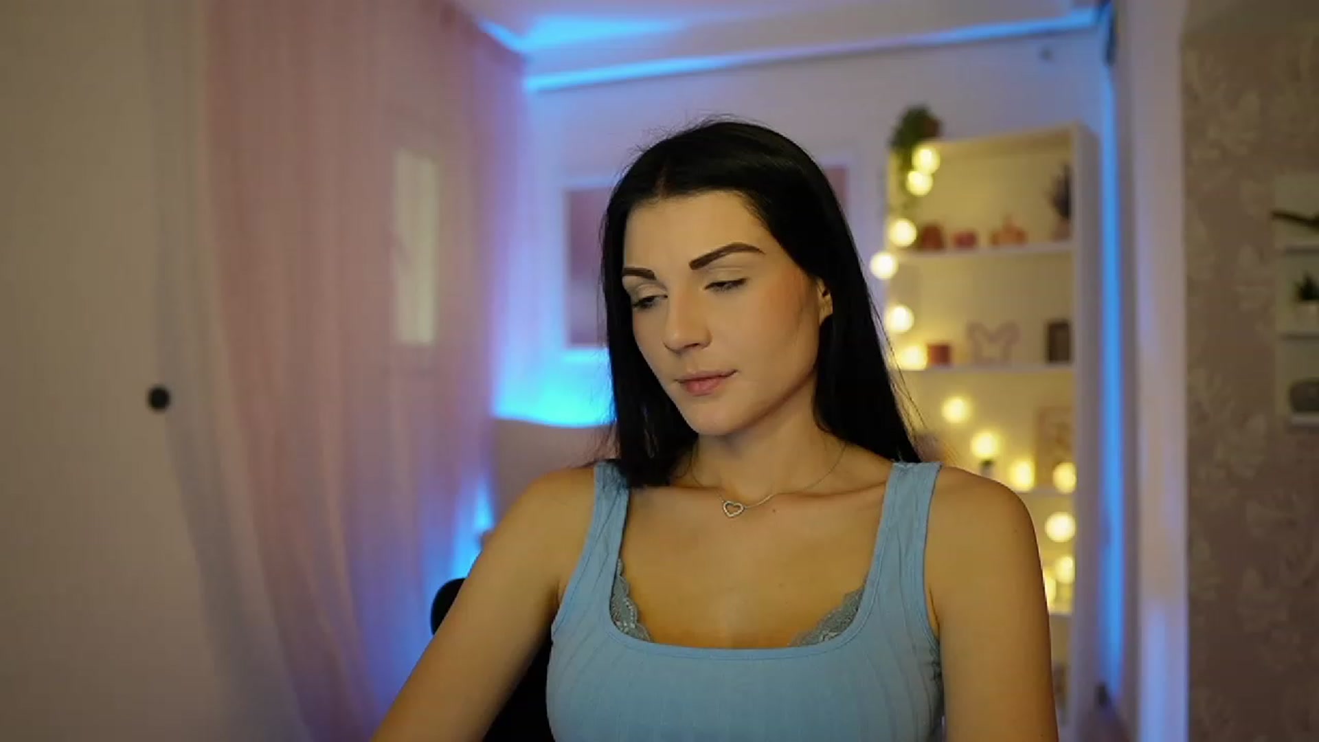 Gallery image thumbnail from Karlee_Grey__'s myfreecams stream on, 10/03/2023, 10:09 image 14 of 20