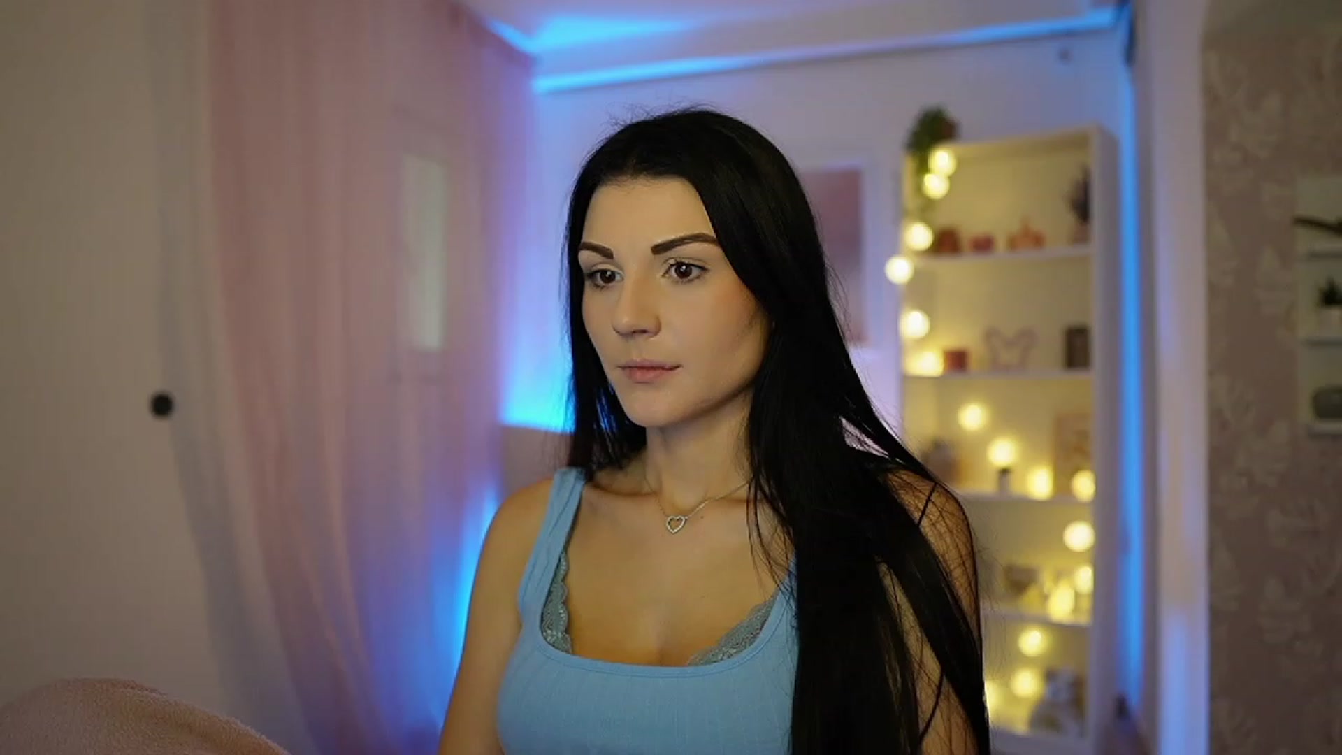 Gallery image thumbnail from Karlee_Grey__'s myfreecams stream on, 10/03/2023, 10:09 image 4 of 20