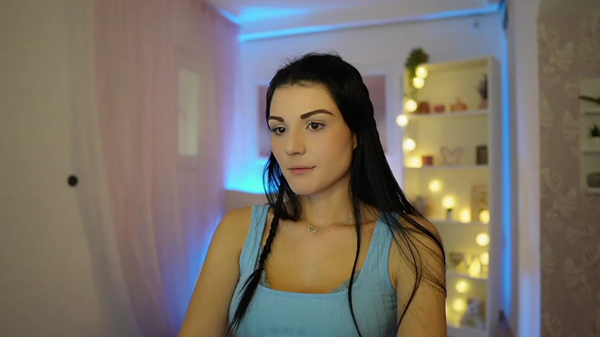 Gallery image thumbnail from Karlee_Grey__'s myfreecams stream on, 10/03/2023, 12:49 image 3 of 20
