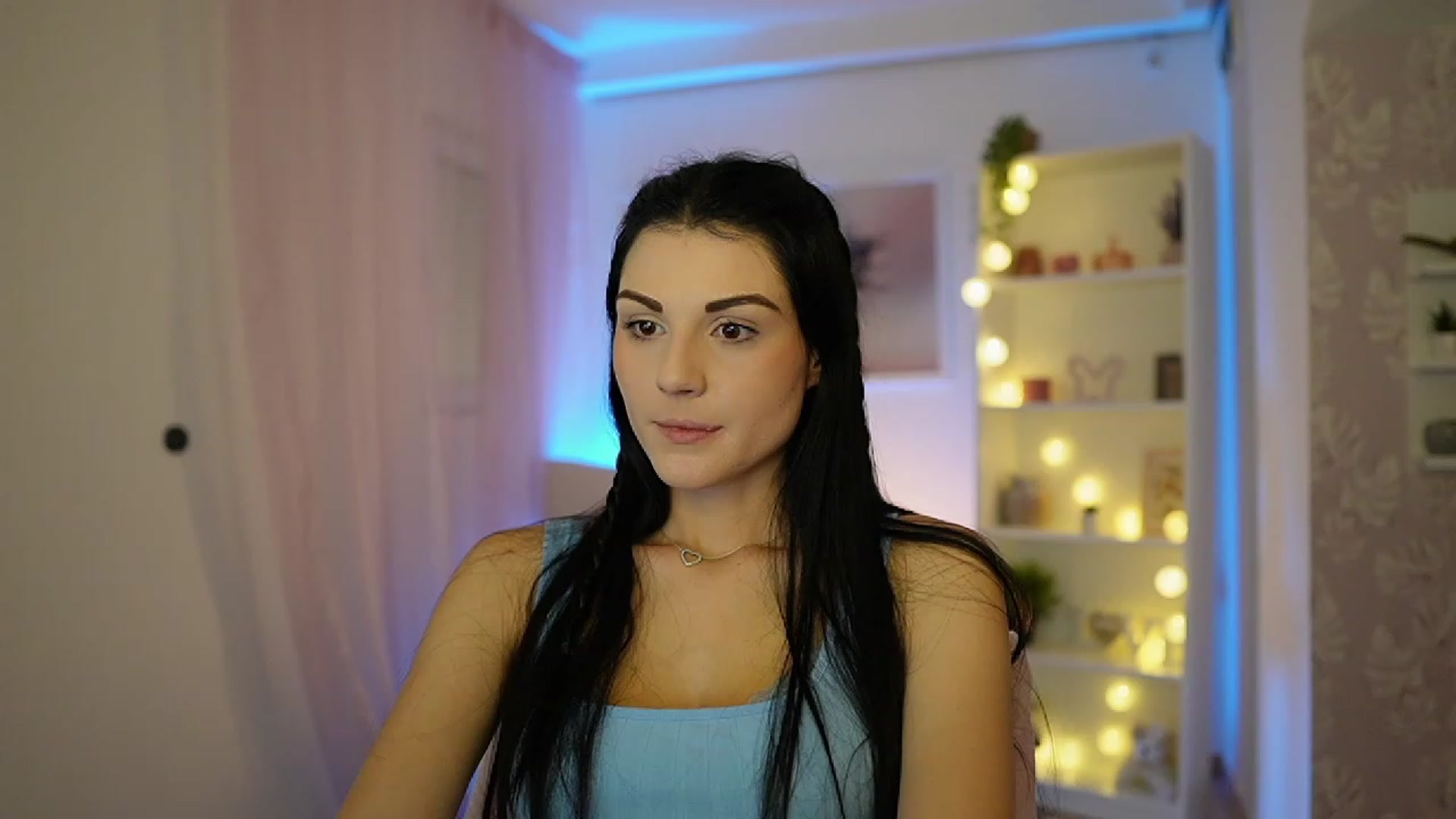Gallery image thumbnail from Karlee_Grey__'s myfreecams stream on, 10/03/2023, 12:49 image 9 of 20