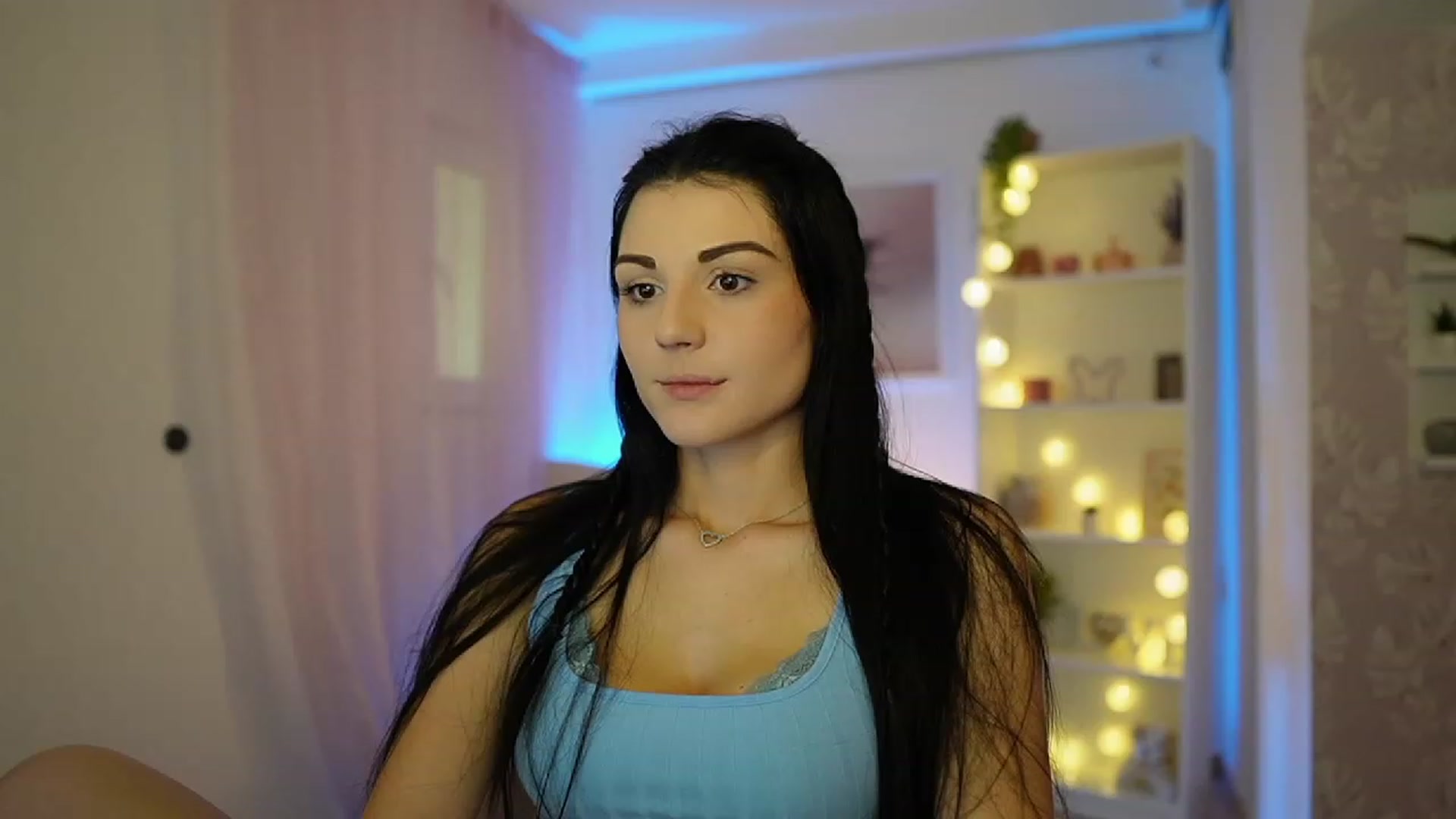 Gallery image thumbnail from Karlee_Grey__'s myfreecams stream on, 10/03/2023, 12:49 image 1 of 20