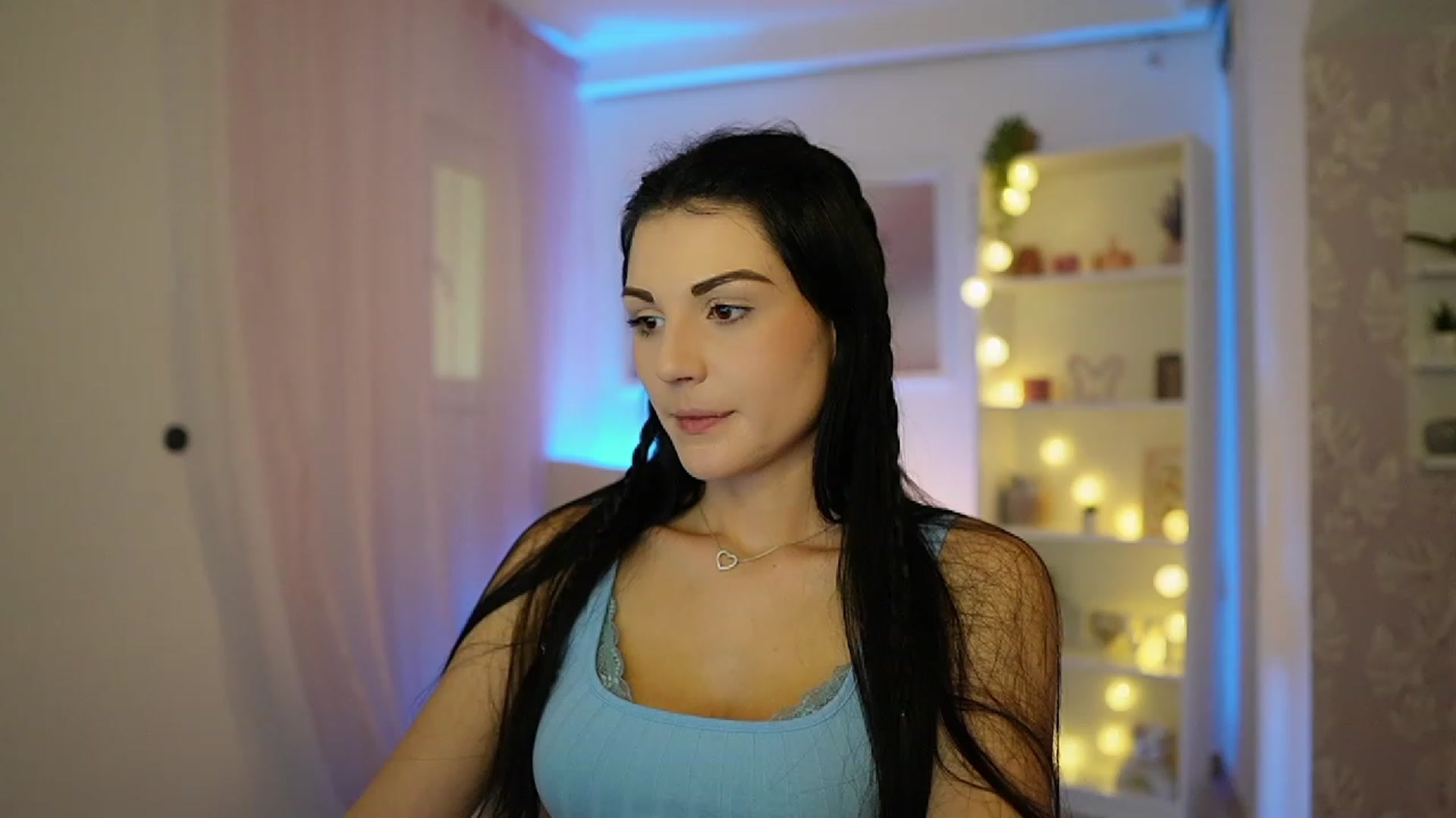 Gallery image thumbnail from Karlee_Grey__'s myfreecams stream on, 10/03/2023, 12:49 image 6 of 20