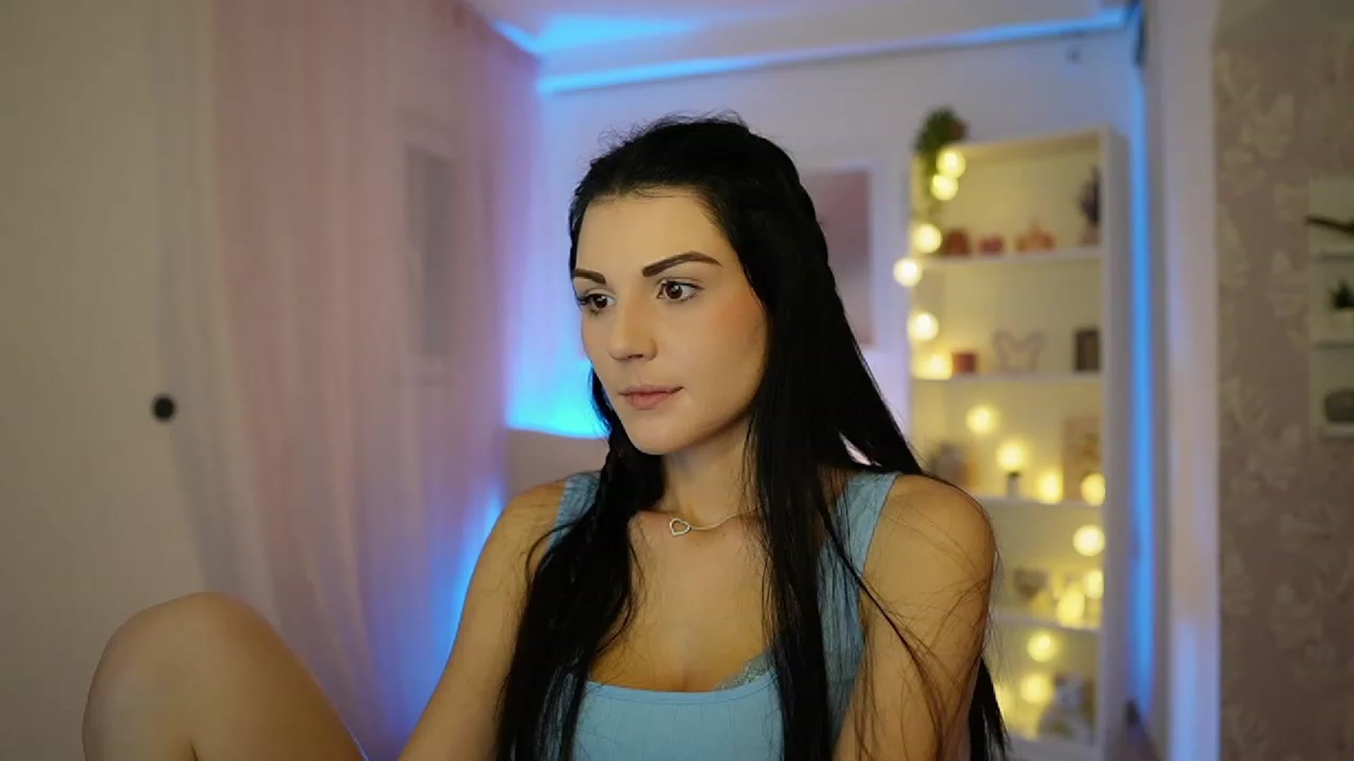 Gallery image thumbnail from Karlee_Grey__'s myfreecams stream on, 10/03/2023, 12:49 image 12 of 20