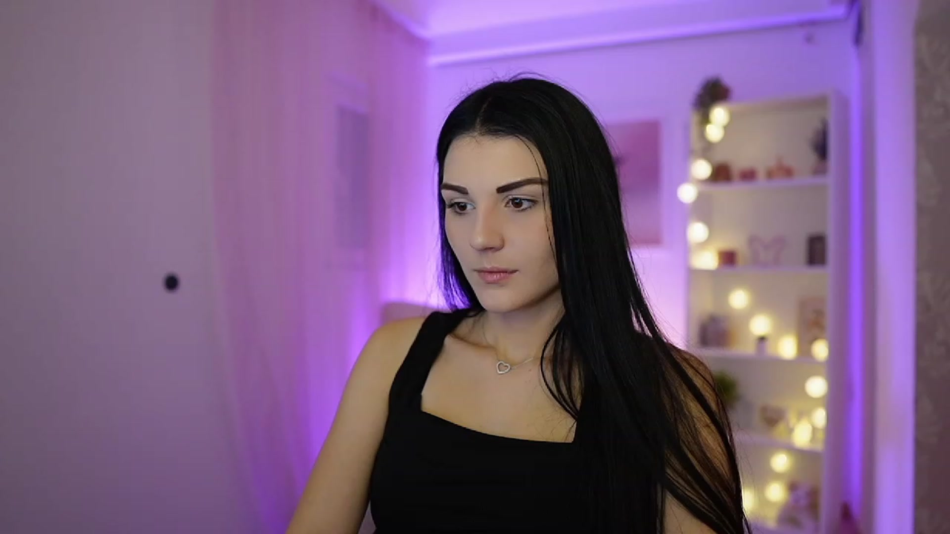 Gallery image thumbnail from Karlee_Grey__'s myfreecams stream on, 10/05/2023, 09:48 image 3 of 20