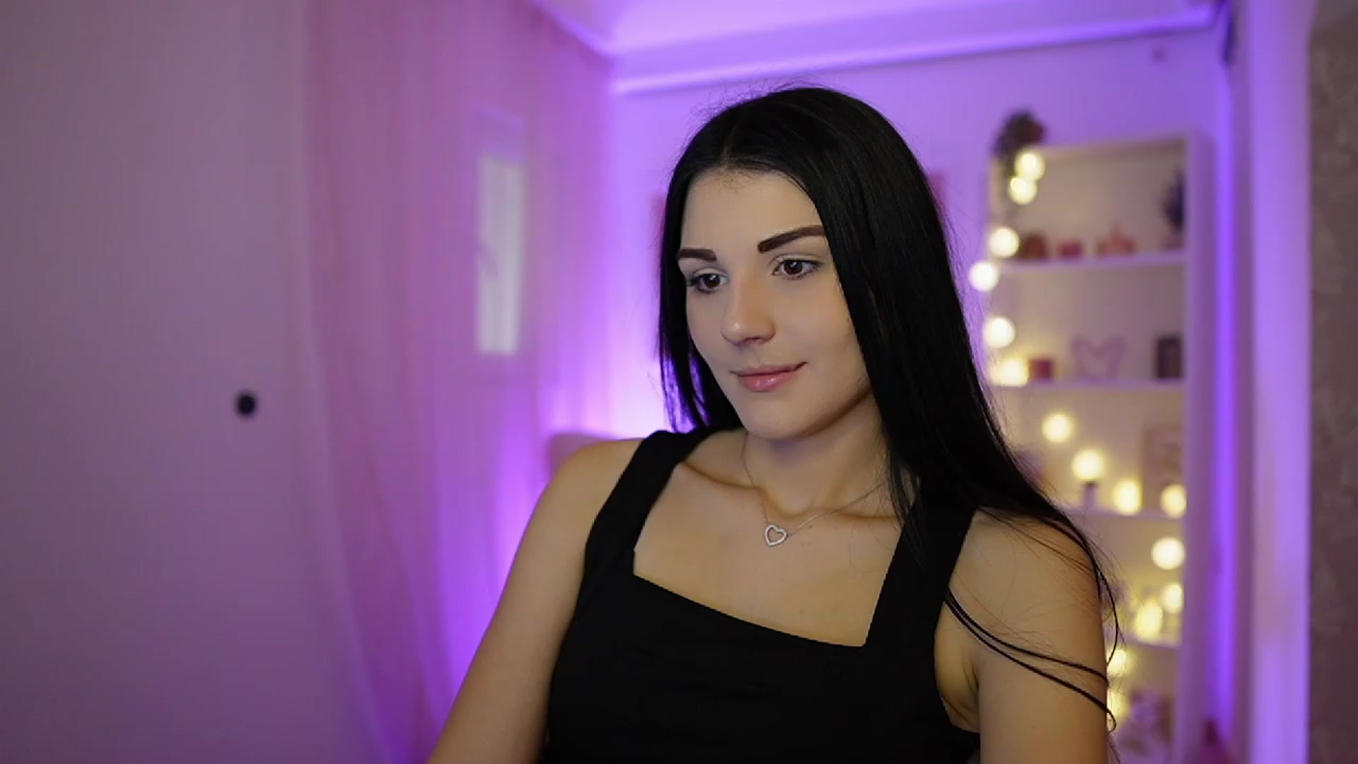 Gallery image thumbnail from Karlee_Grey__'s myfreecams stream on, 10/05/2023, 12:43 image 2 of 20
