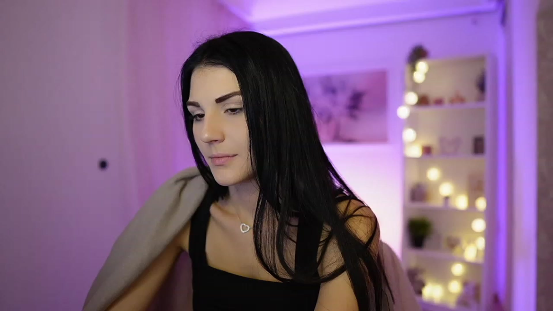 Gallery image thumbnail from Karlee_Grey__'s myfreecams stream on, 10/05/2023, 12:43 image 19 of 20