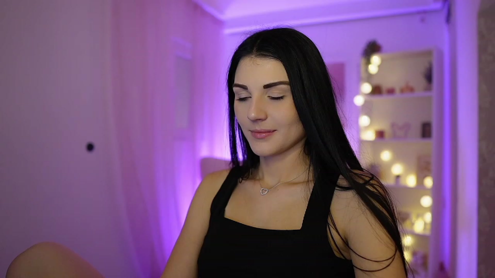 Gallery image thumbnail from Karlee_Grey__'s myfreecams stream on, 10/05/2023, 12:43 image 11 of 20