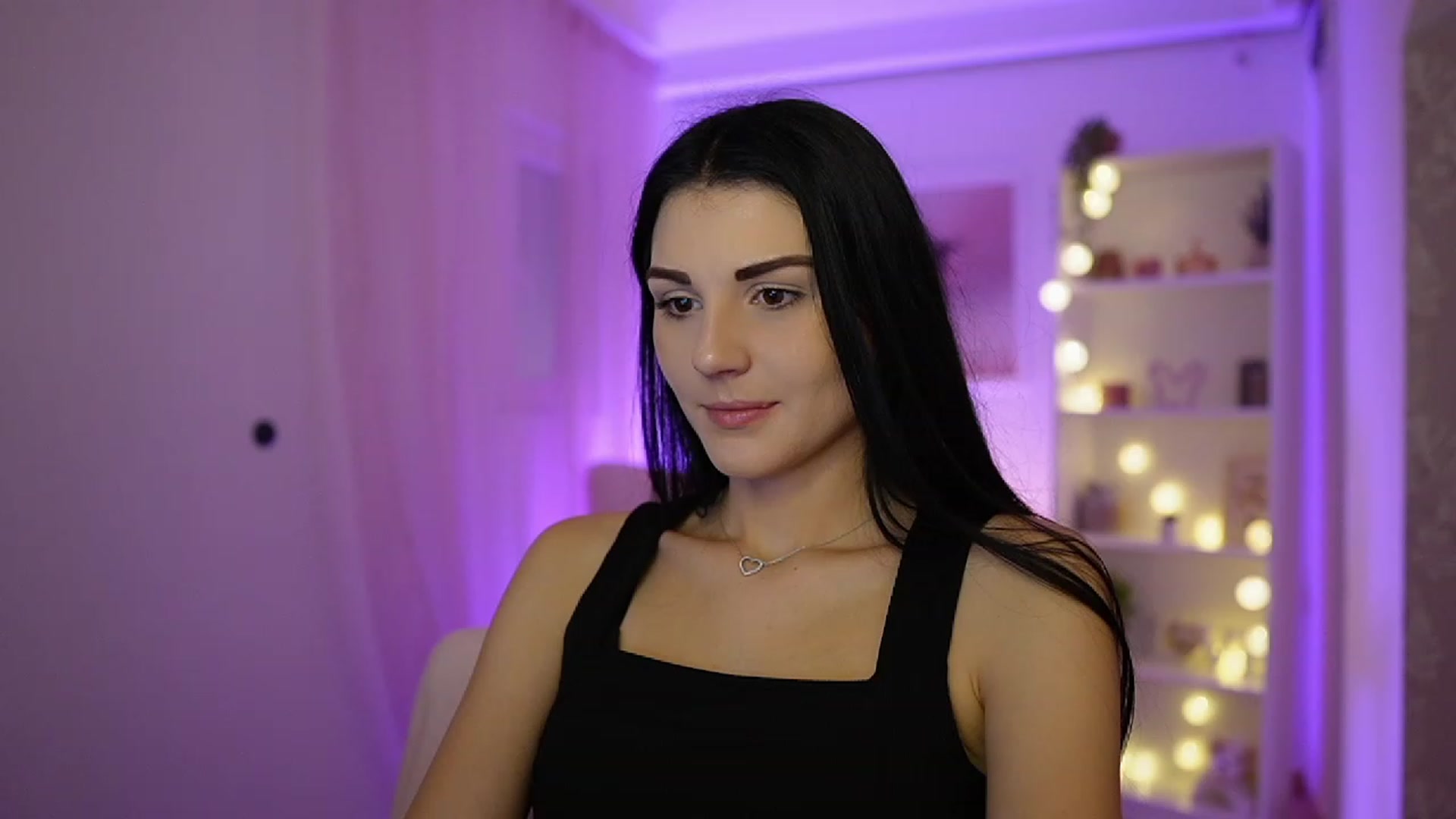 Gallery image thumbnail from Karlee_Grey__'s myfreecams stream on, 10/05/2023, 12:43 image 9 of 20