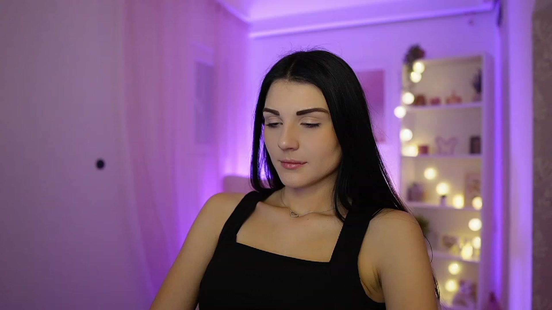Gallery image thumbnail from Karlee_Grey__'s myfreecams stream on, 10/05/2023, 12:43 image 6 of 20