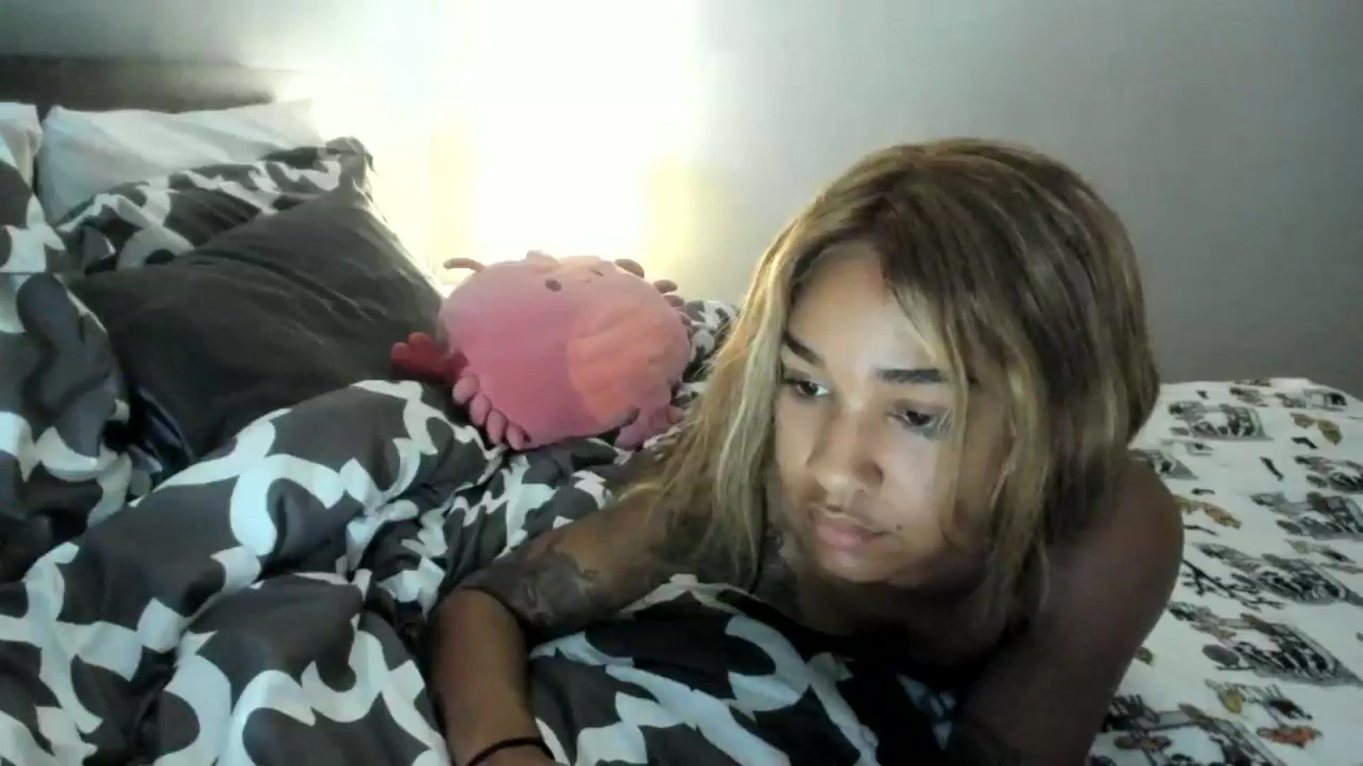 Gallery image thumbnail from KarmaLove's myfreecams stream on, 09/30/2024, 16:38 image 2 of 20