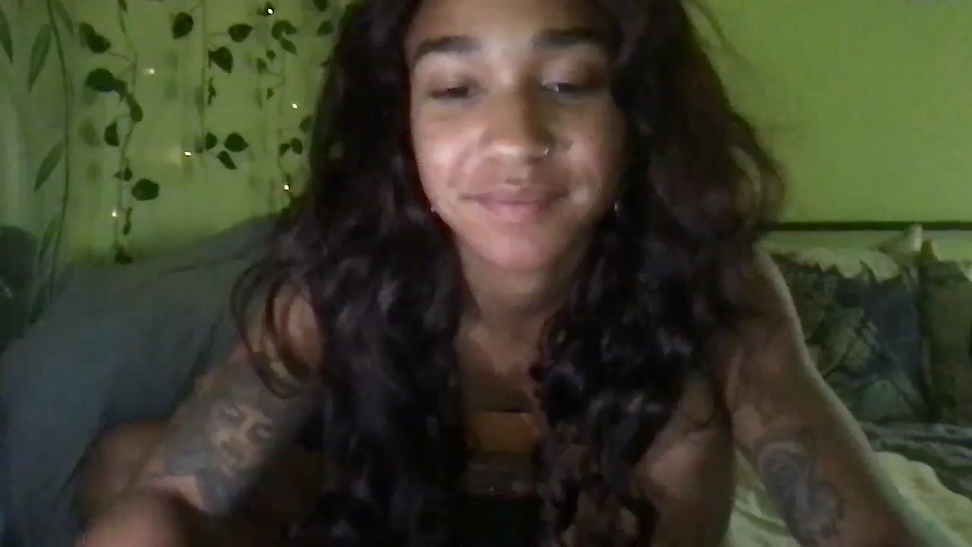 Gallery image thumbnail from KarmaLove's myfreecams stream on, 10/25/2024, 09:53 image 7 of 20