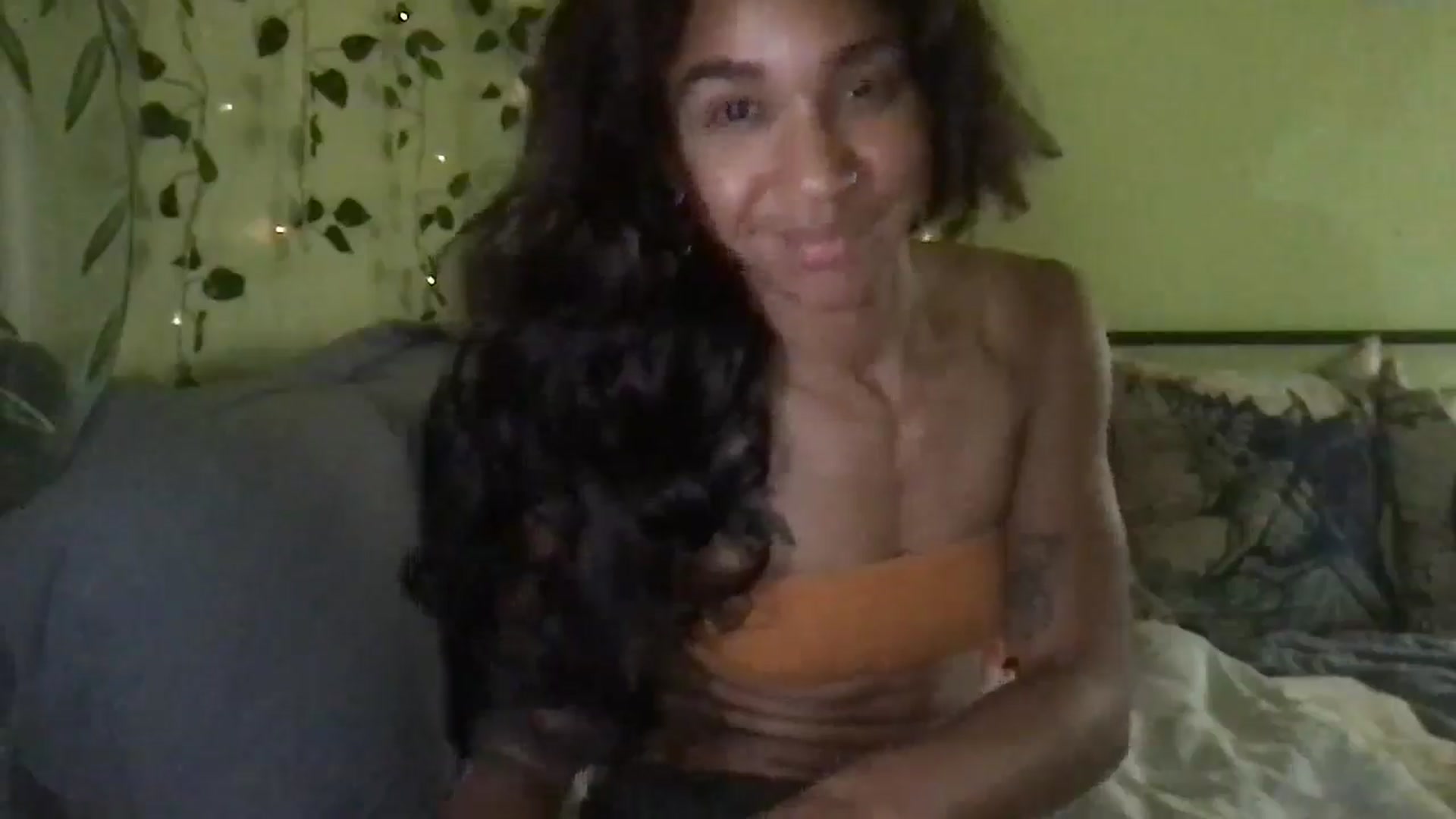 Gallery image thumbnail from KarmaLove's myfreecams stream on, 10/25/2024, 09:53 image 4 of 20