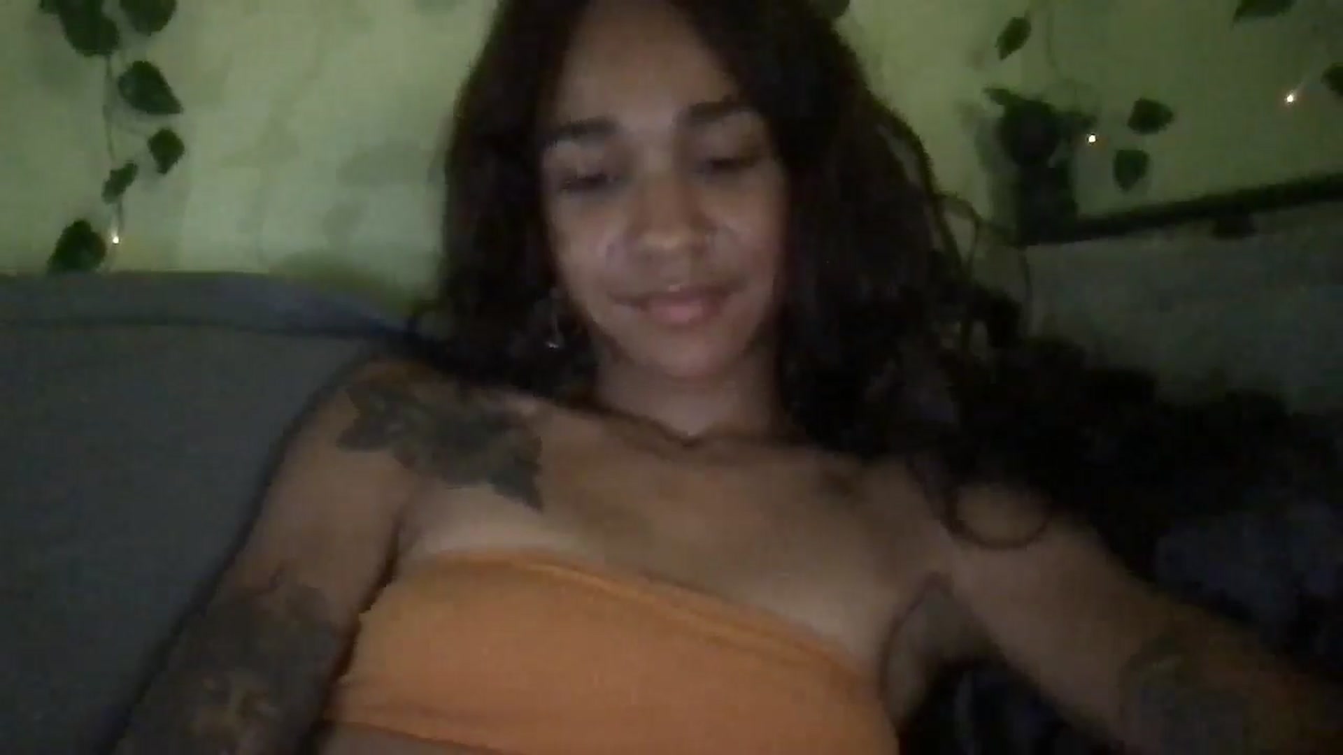 Gallery image thumbnail from KarmaLove's myfreecams stream on, 10/25/2024, 09:53 image 16 of 20
