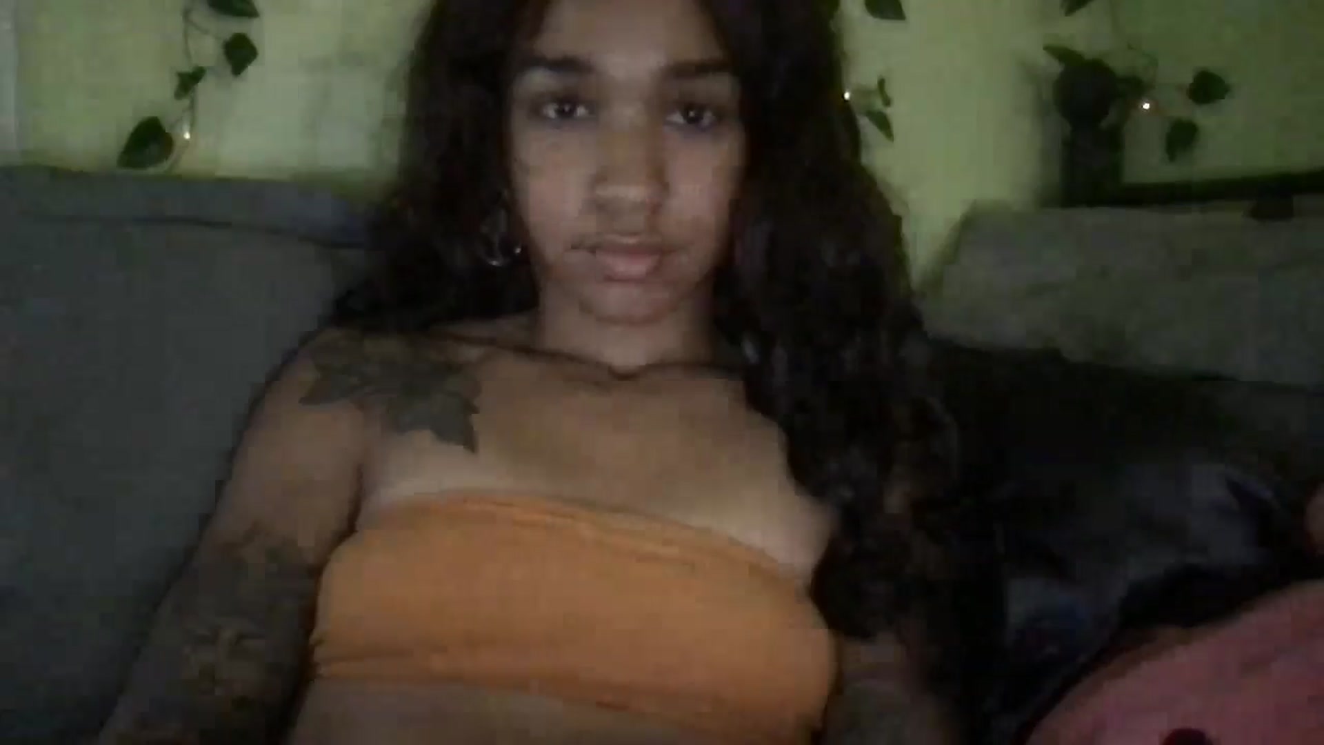 Gallery image thumbnail from KarmaLove's myfreecams stream on, 10/25/2024, 09:53 image 19 of 20