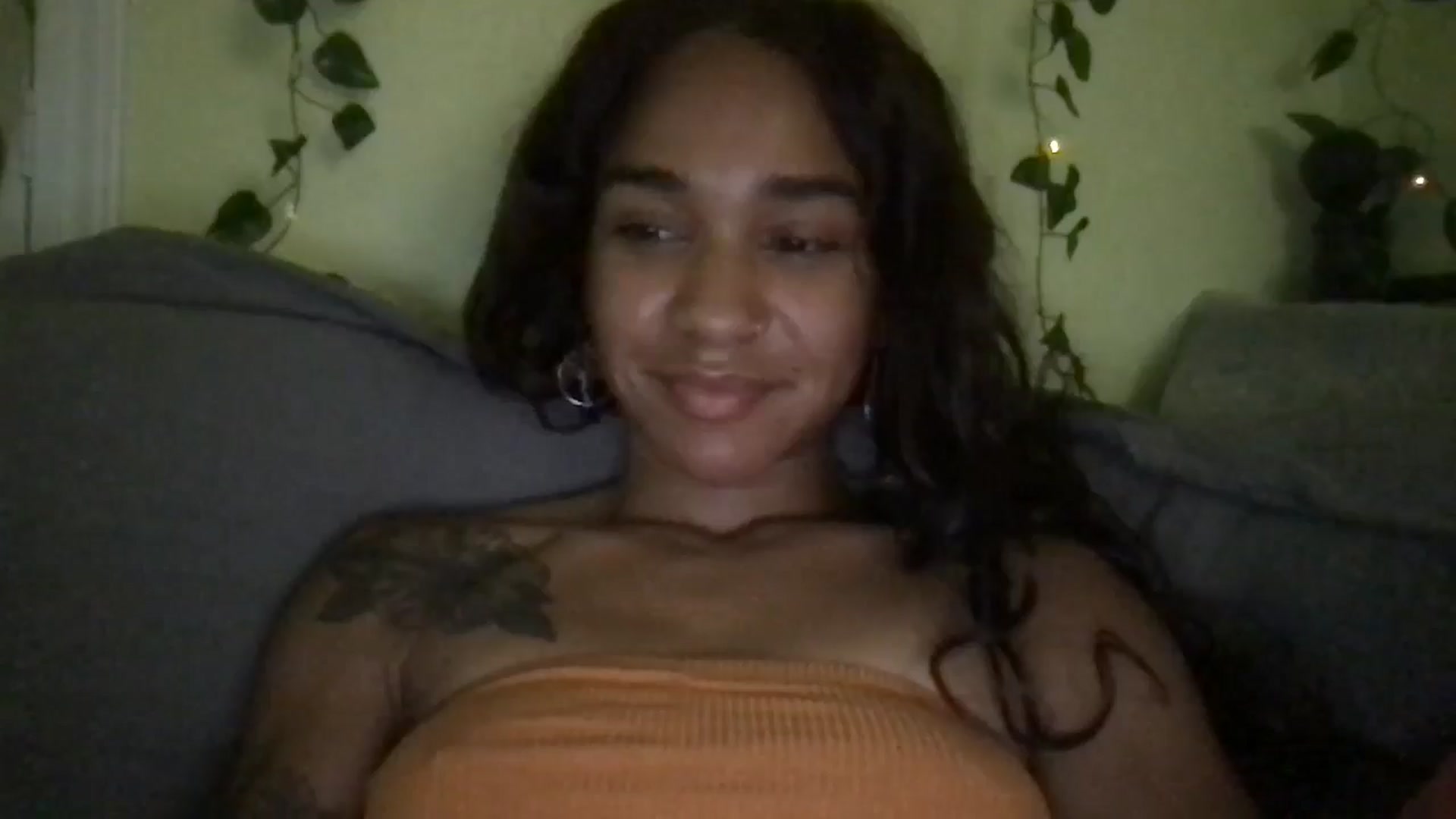 Gallery image thumbnail from KarmaLove's myfreecams stream on, 10/25/2024, 10:39 image 19 of 20