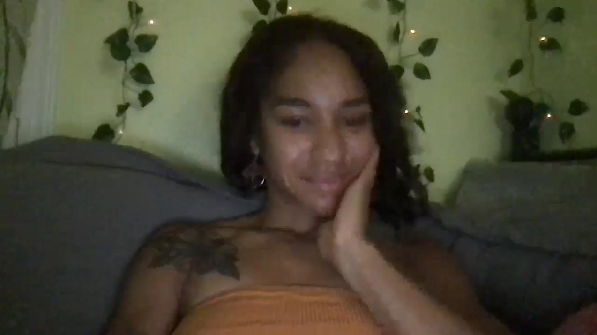 Gallery image thumbnail from KarmaLove's myfreecams stream on, 10/25/2024, 10:39 image 10 of 20