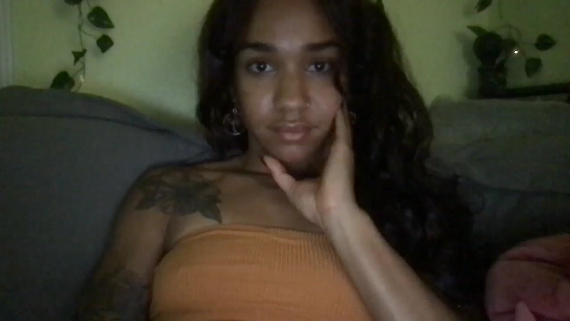 Gallery image thumbnail from KarmaLove's myfreecams stream on, 10/25/2024, 10:39 image 6 of 20