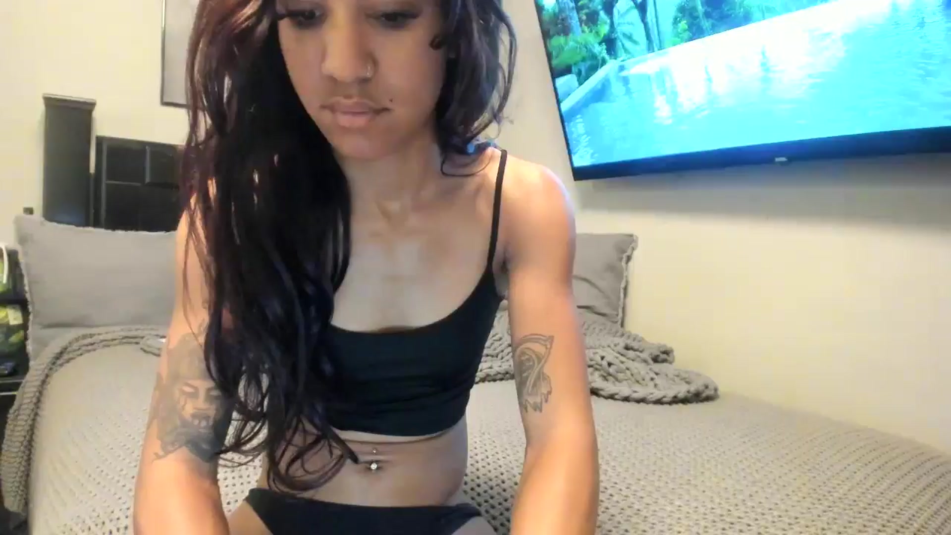 Gallery image thumbnail from KarmaLove's myfreecams stream on, 11/11/2024, 16:20 image 1 of 20