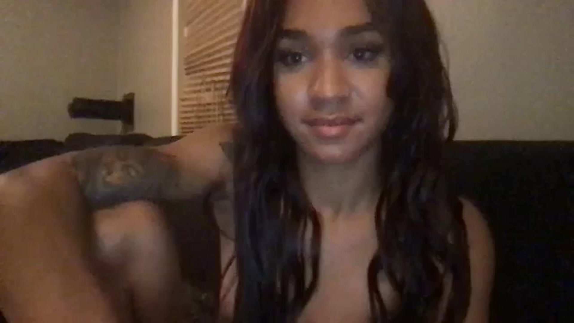 Gallery image thumbnail from KarmaLove's myfreecams stream on, 11/17/2024, 06:56 image 15 of 20