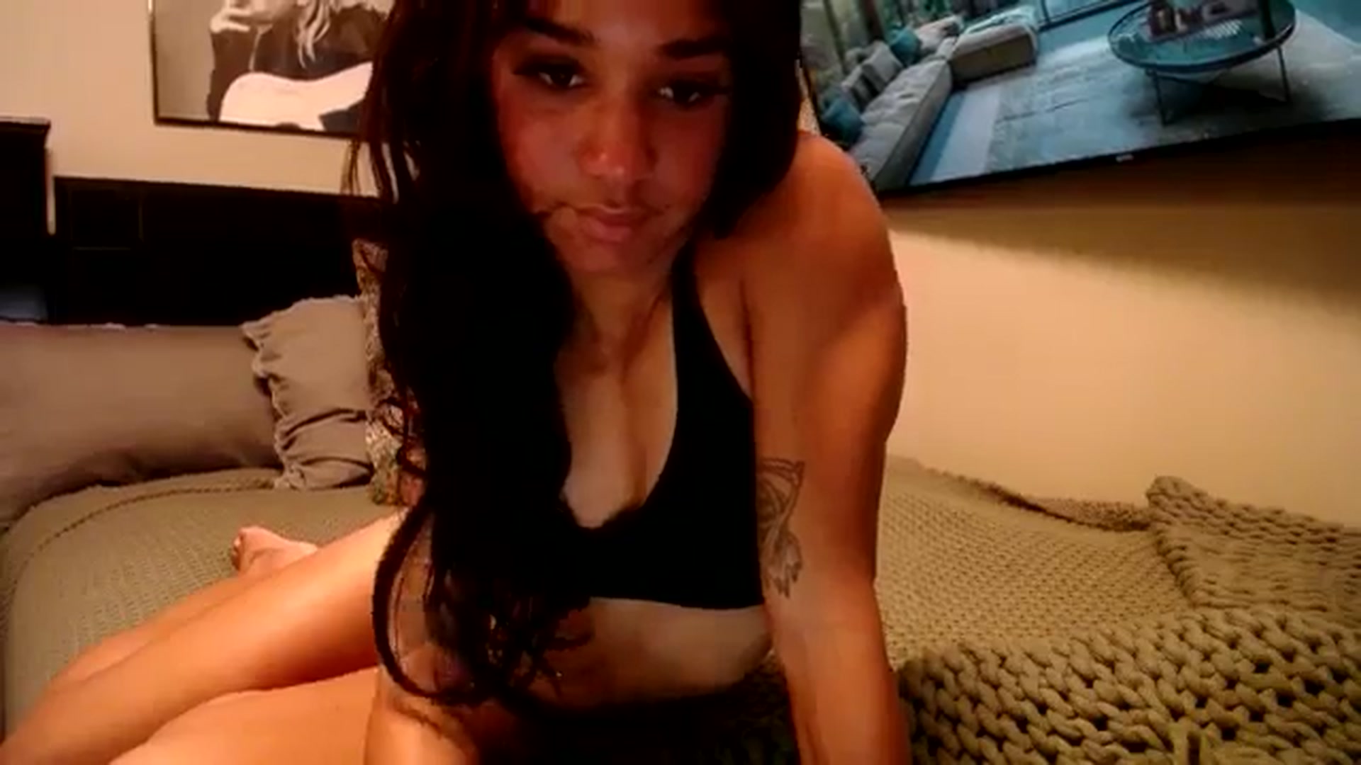 Gallery image thumbnail from KarmaLove's myfreecams stream on, 11/21/2024, 22:32 image 13 of 20