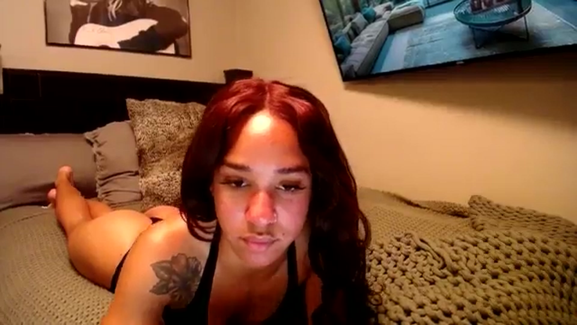 Gallery image thumbnail from KarmaLove's myfreecams stream on, 11/21/2024, 22:32 image 2 of 20