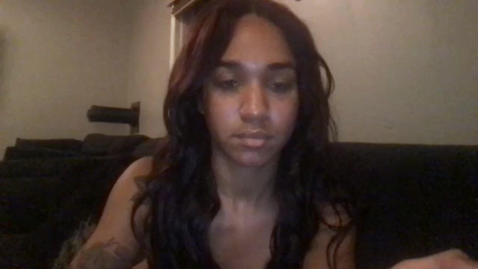 Gallery image thumbnail from KarmaLove's myfreecams stream on, 11/21/2024, 23:57 image 3 of 20