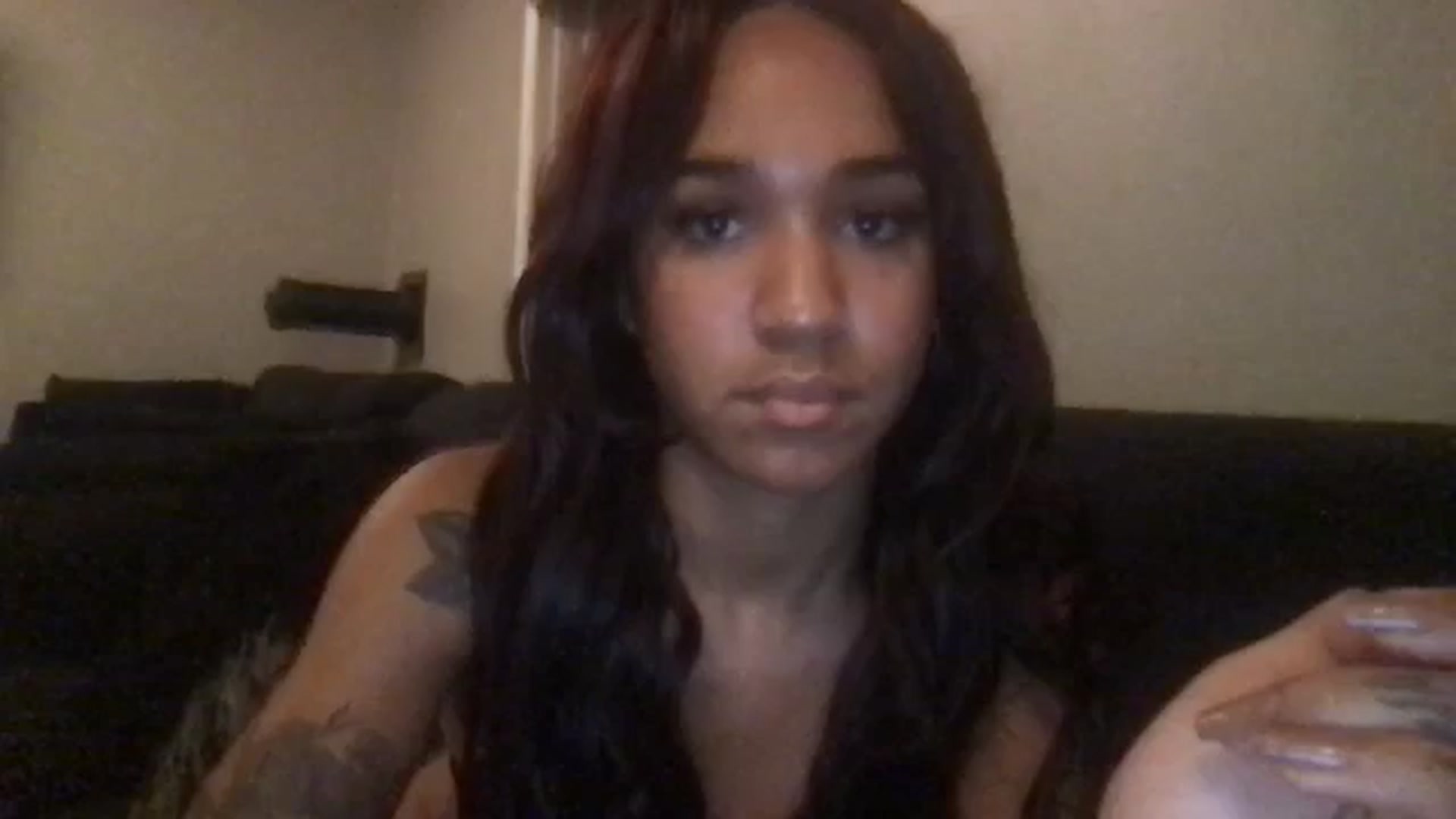 Gallery image thumbnail from KarmaLove's myfreecams stream on, 11/21/2024, 23:57 image 4 of 20