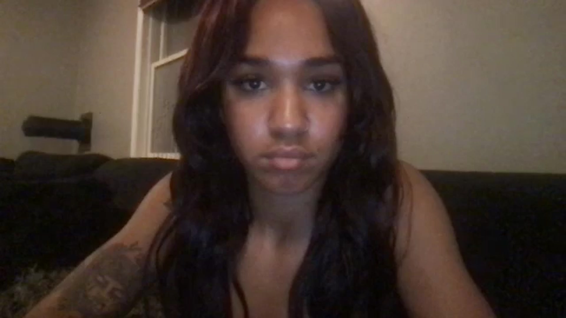 Gallery image thumbnail from KarmaLove's myfreecams stream on, 11/21/2024, 23:57 image 16 of 20