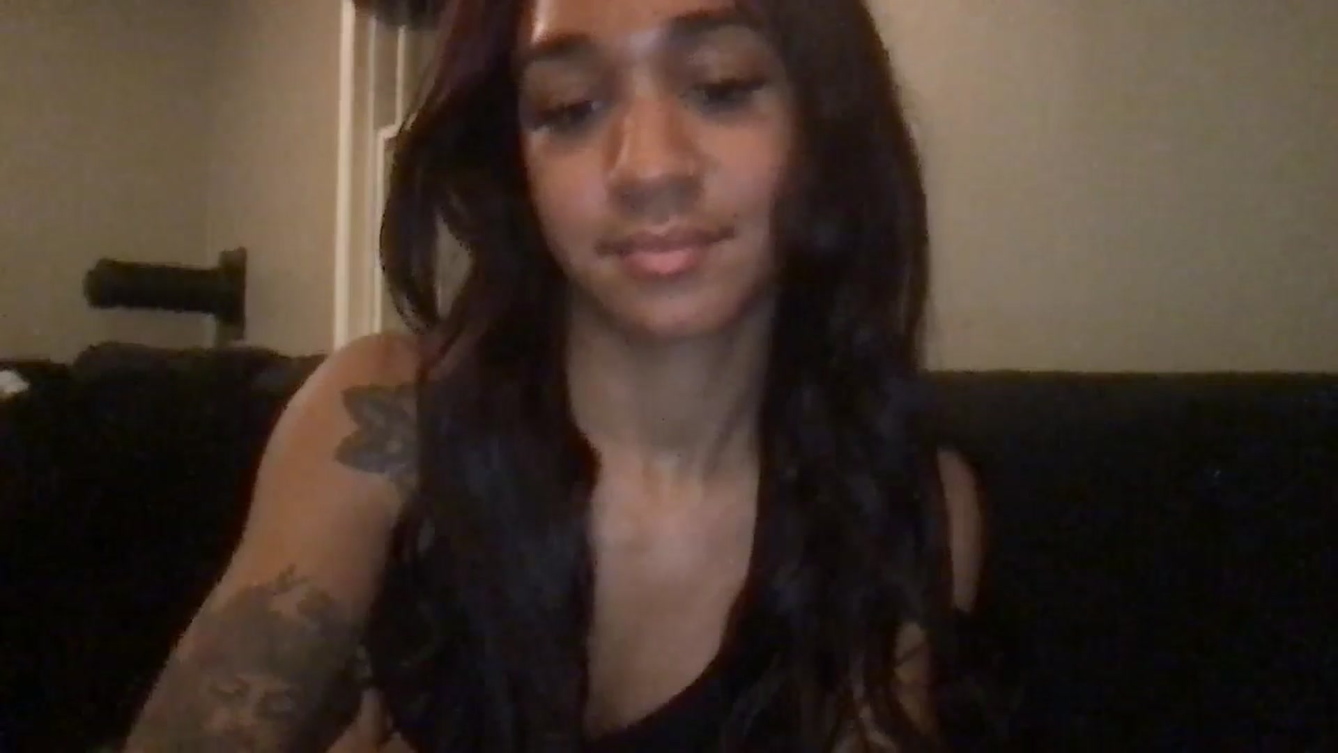Gallery image thumbnail from KarmaLove's myfreecams stream on, 11/22/2024, 07:25 image 8 of 20