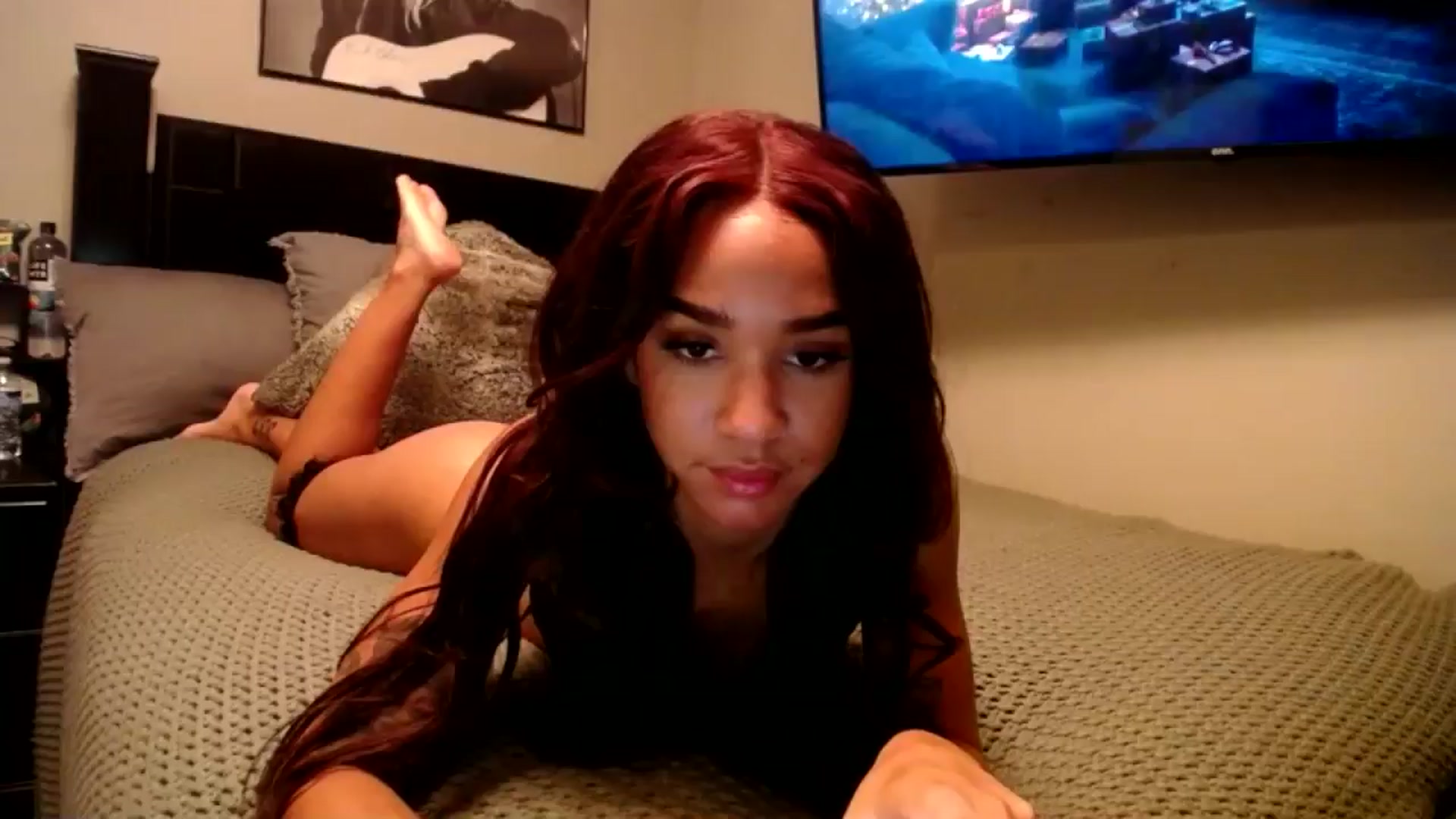 Gallery image thumbnail from KarmaLove's myfreecams stream on, 11/29/2024, 02:16 image 1 of 20