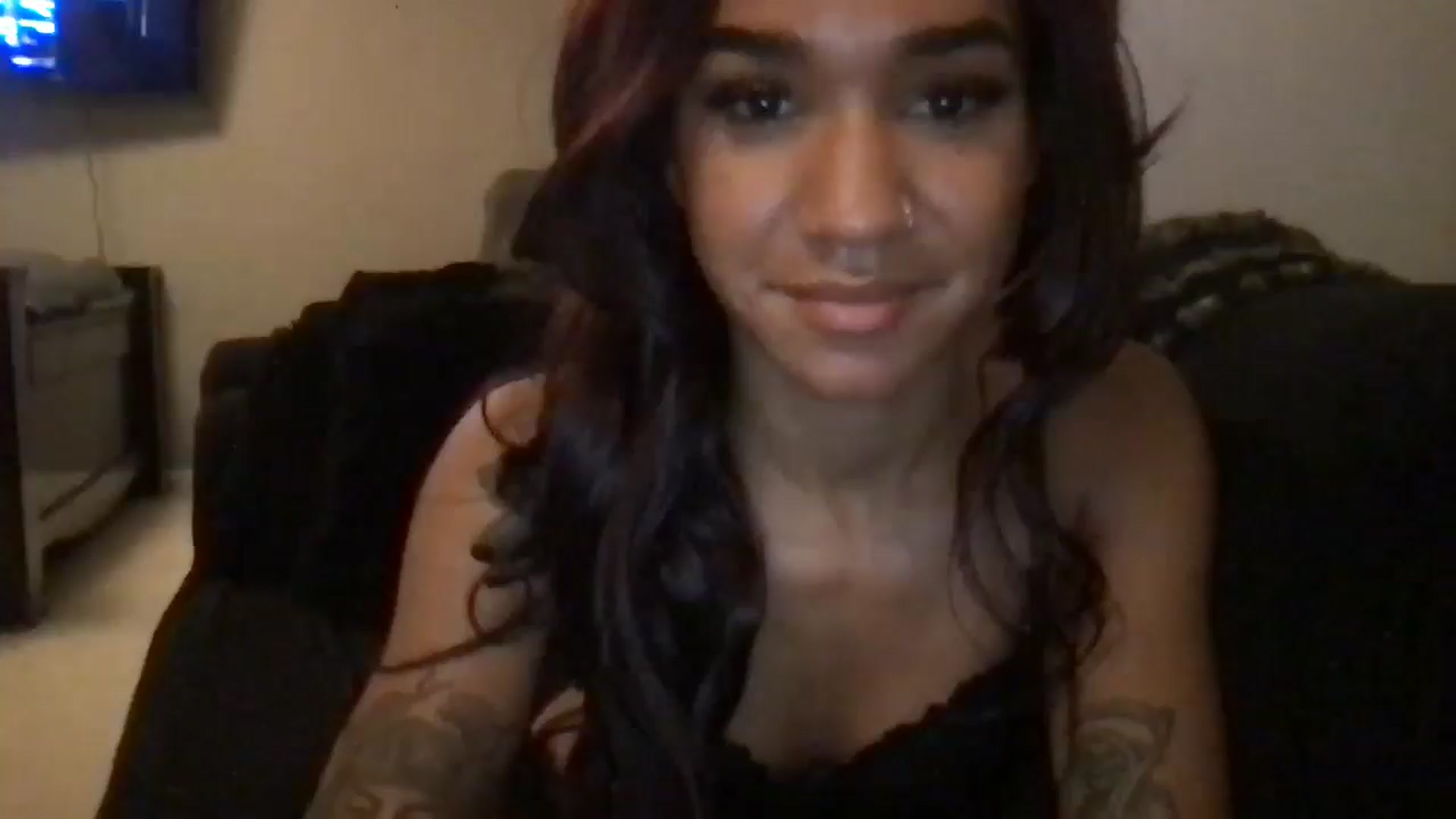 Gallery image thumbnail from KarmaLove's myfreecams stream on, 11/29/2024, 06:18 image 12 of 20