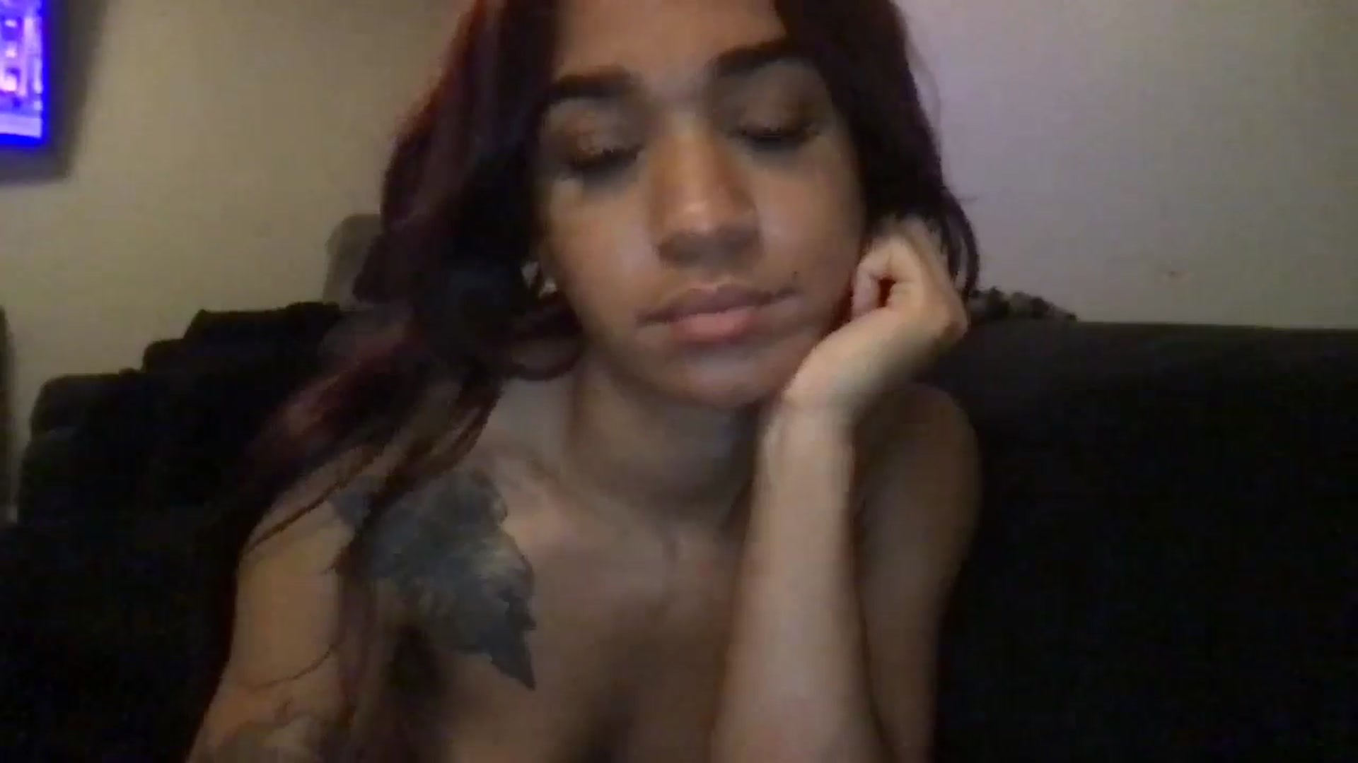 Gallery image thumbnail from KarmaLove's myfreecams stream on, 11/29/2024, 07:57 image 6 of 20