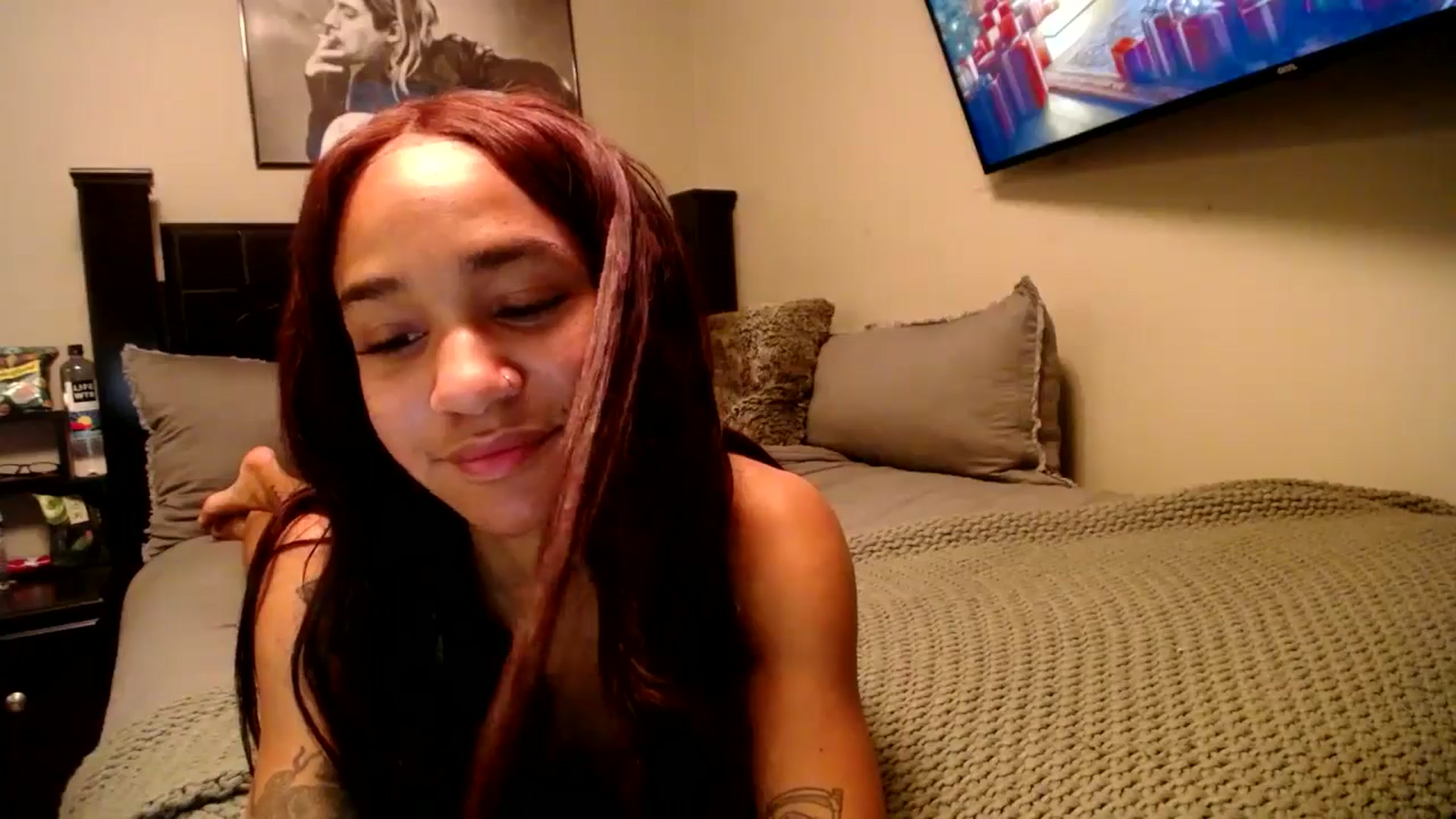 Gallery image thumbnail from KarmaLove's myfreecams stream on, 12/10/2024, 05:25 image 20 of 20