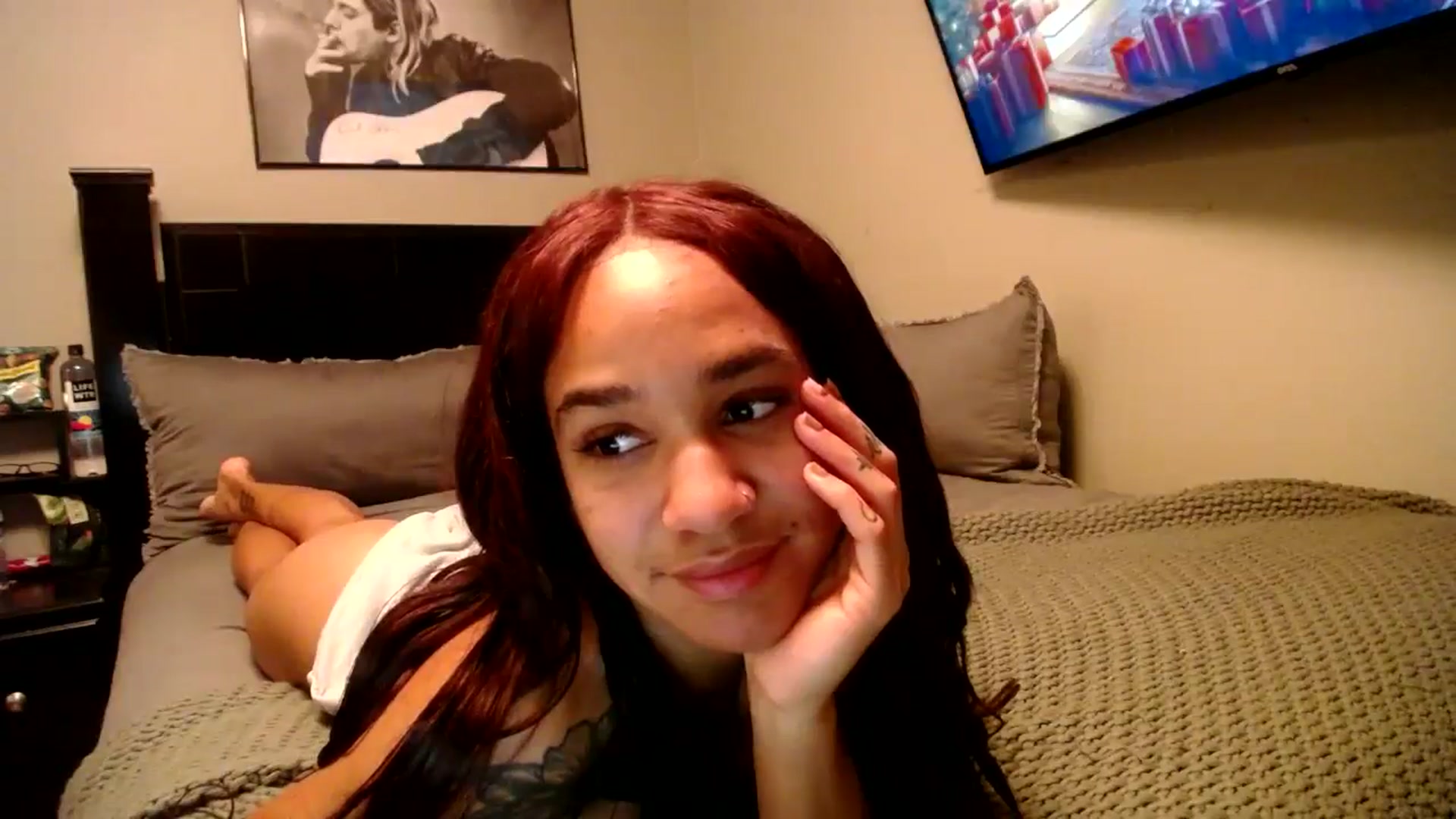 Gallery image thumbnail from KarmaLove's myfreecams stream on, 12/10/2024, 05:25 image 18 of 20