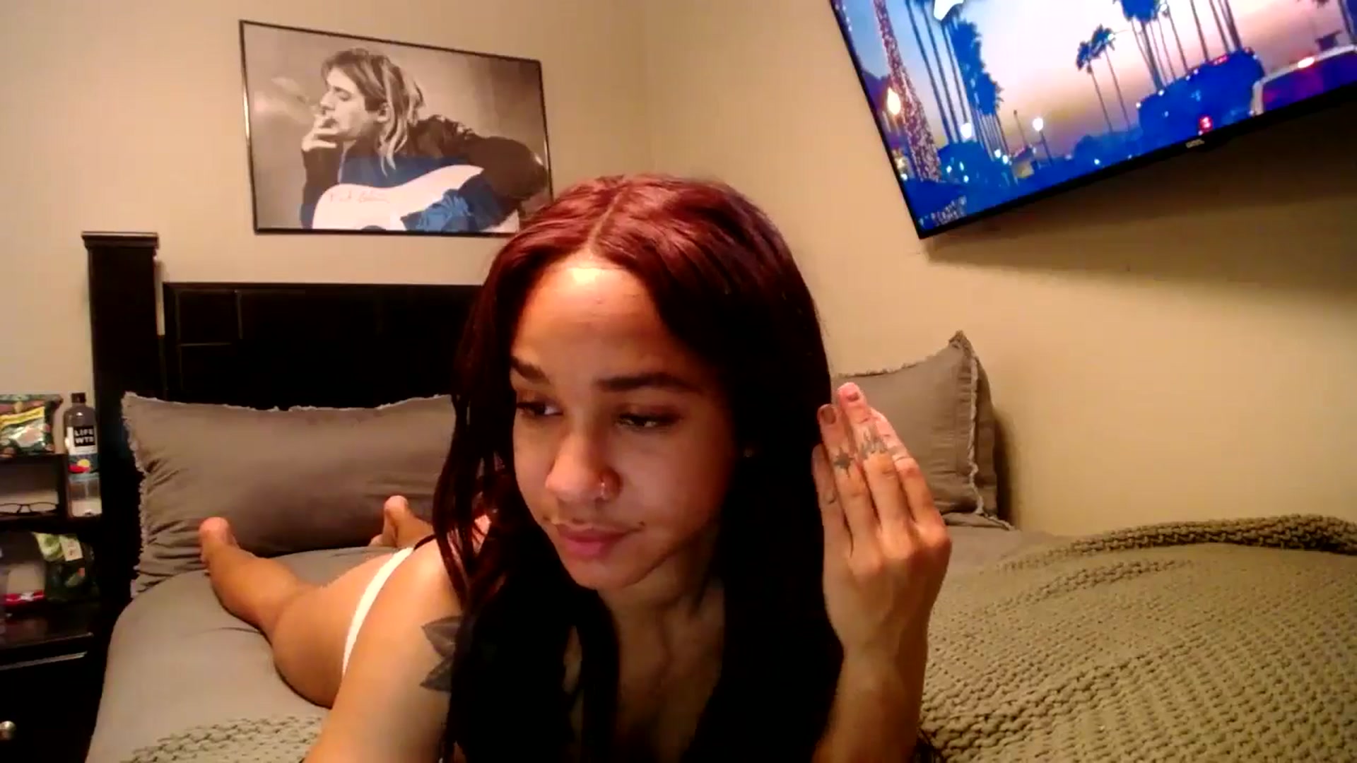 Gallery image thumbnail from KarmaLove's myfreecams stream on, 12/10/2024, 08:12 image 10 of 20