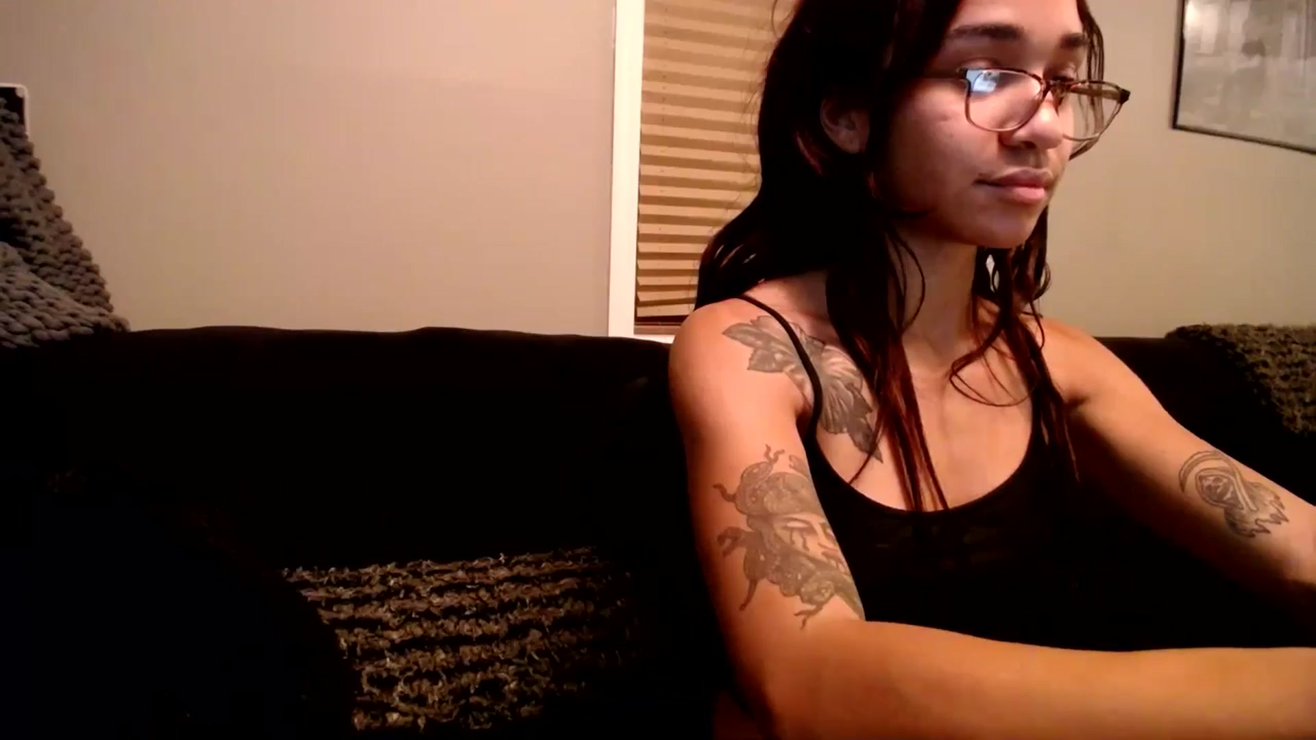 Gallery image thumbnail from KarmaLove's myfreecams stream on, 12/11/2024, 06:00 image 14 of 20