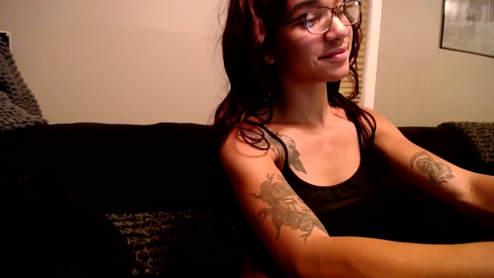 Gallery image thumbnail from KarmaLove's myfreecams stream on, 12/11/2024, 06:00 image 8 of 20